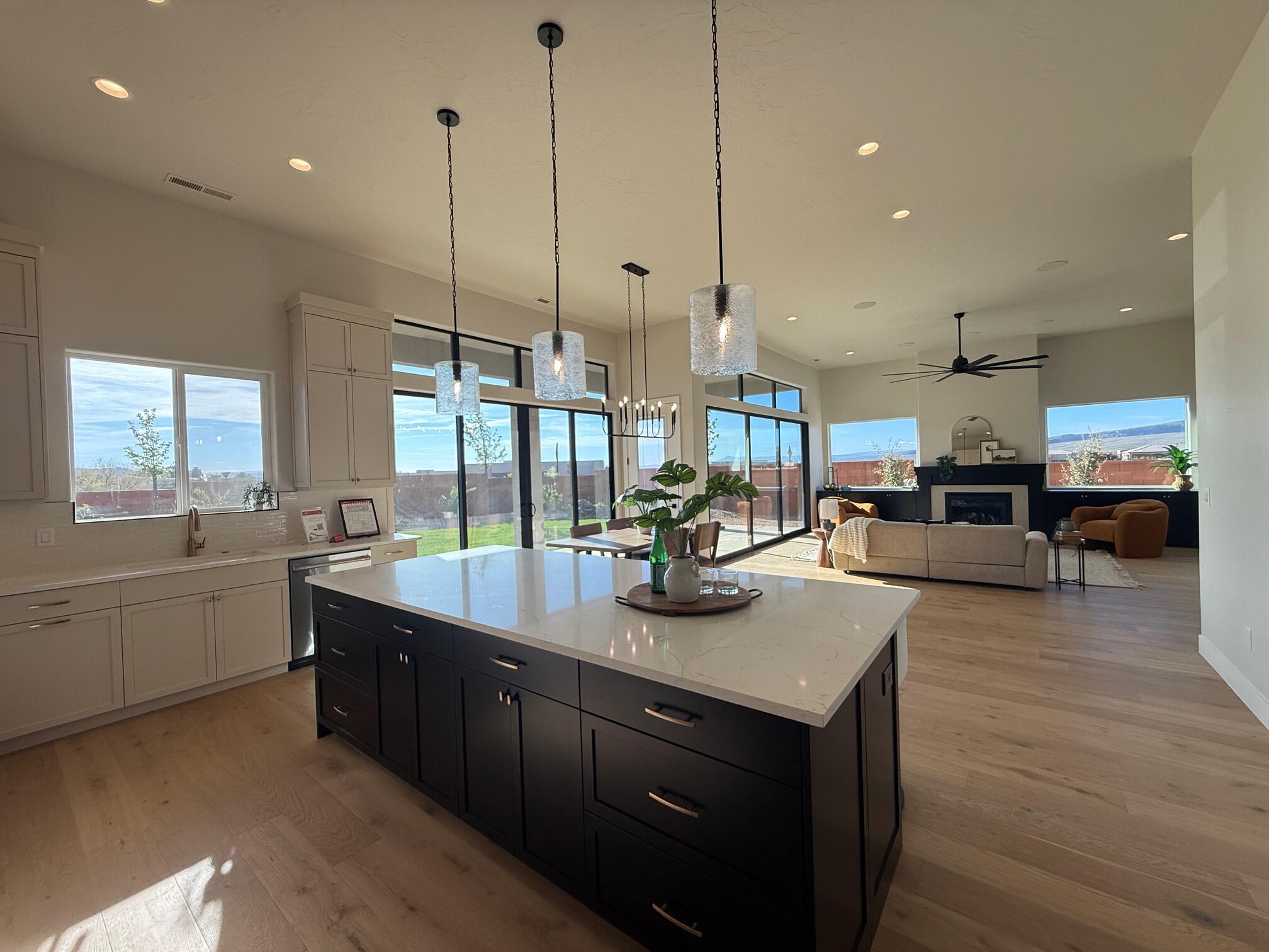 ONYX CANYON - Residential