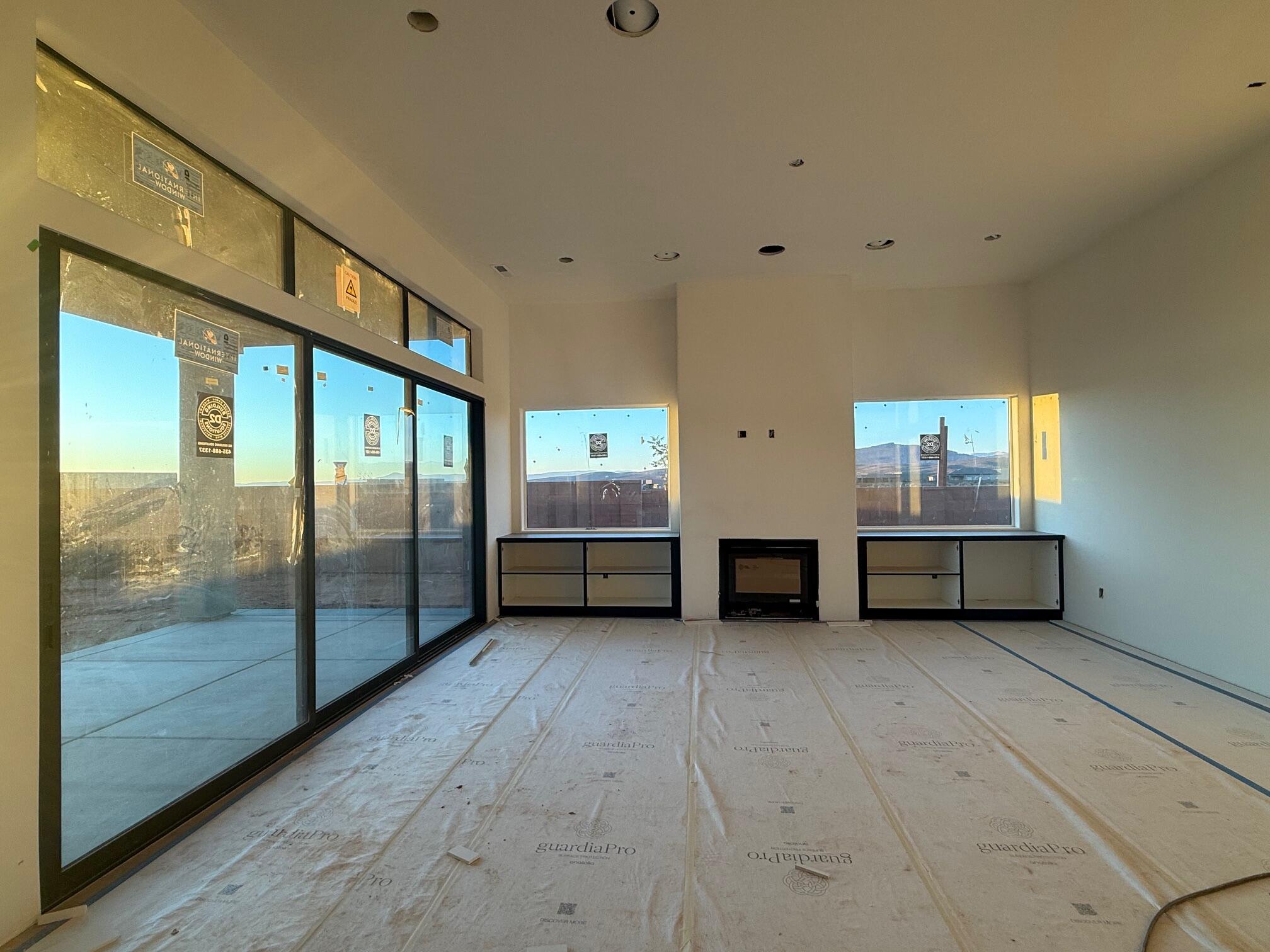 ONYX CANYON - Residential