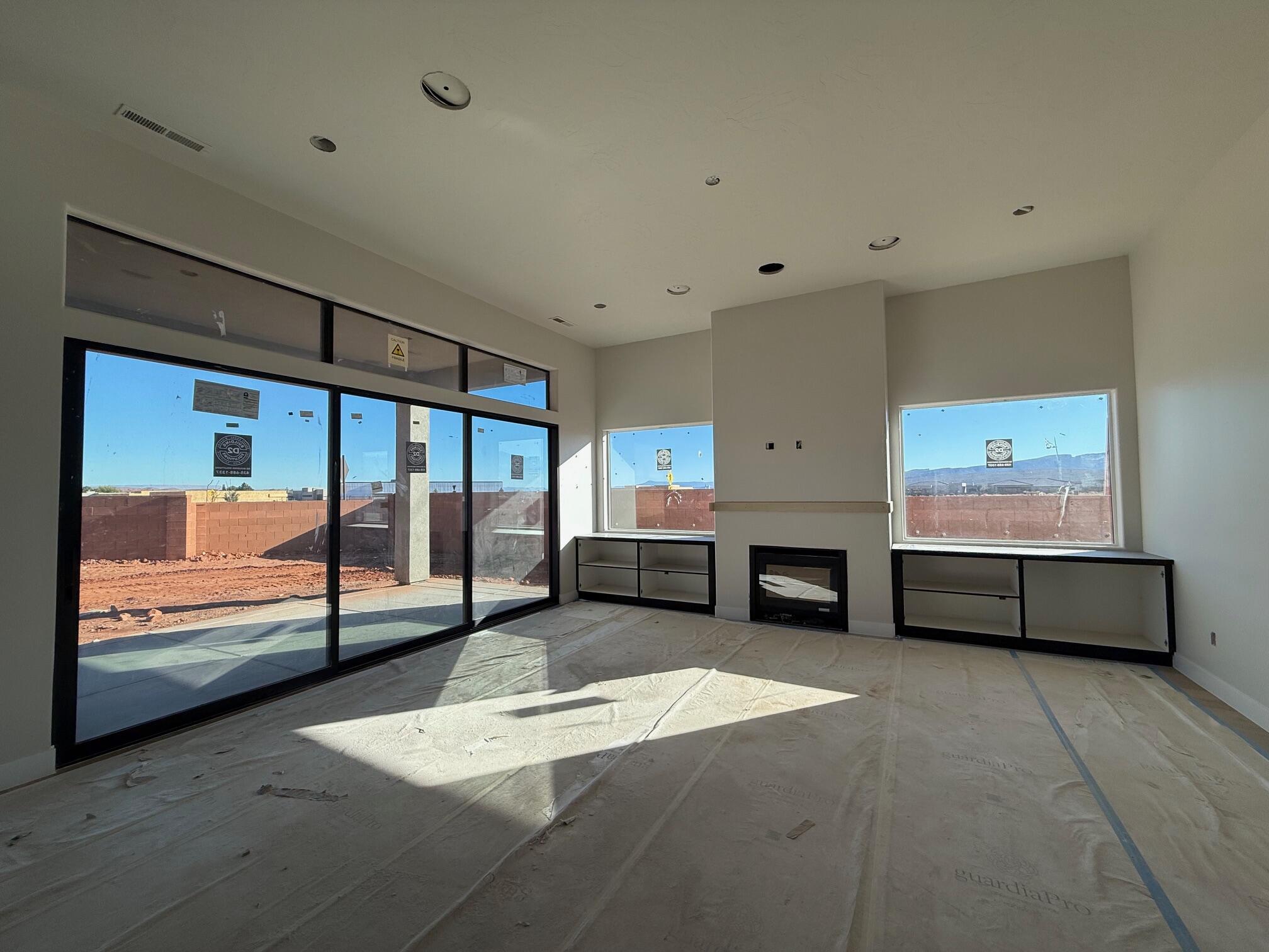 ONYX CANYON - Residential