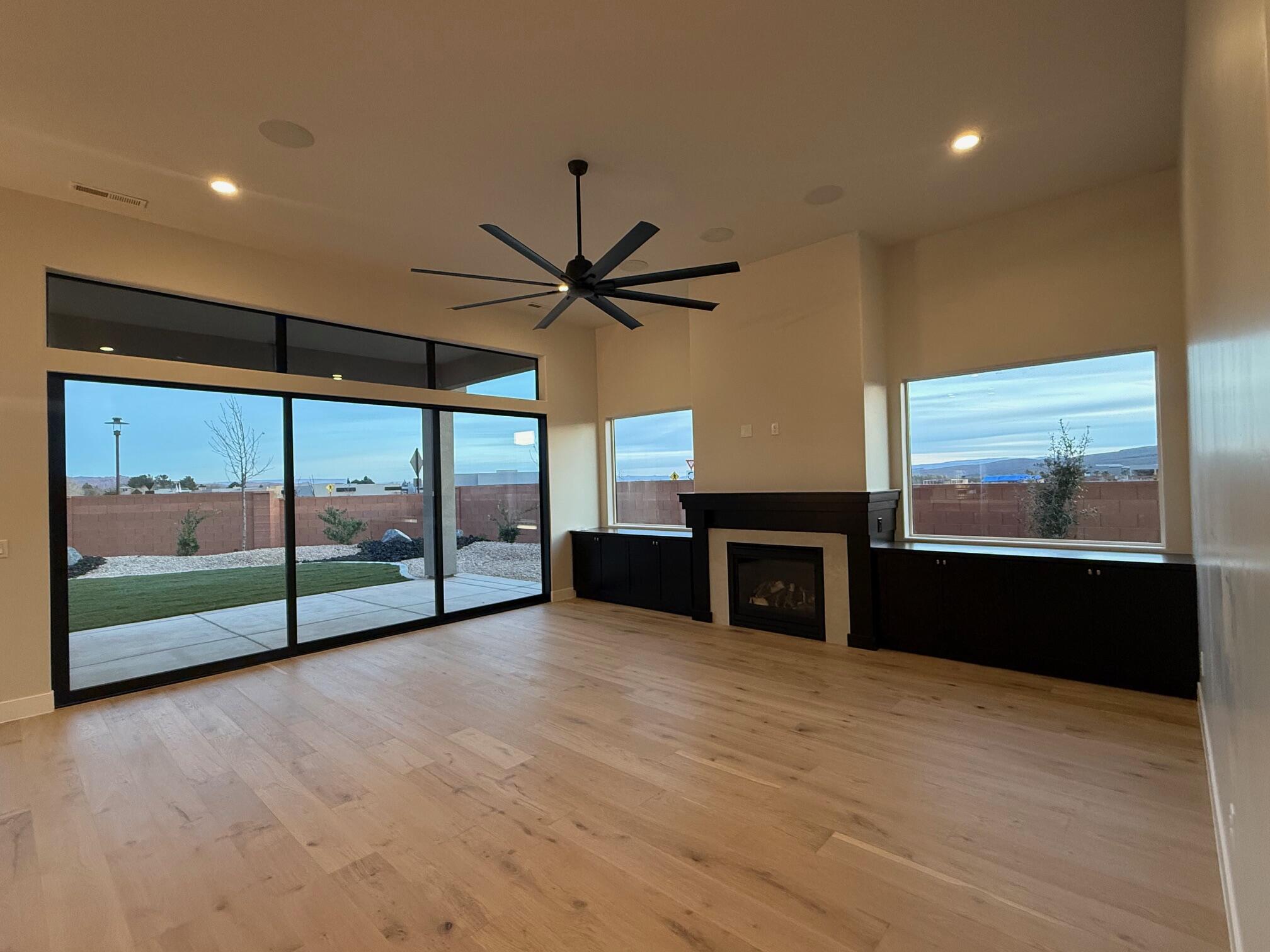 ONYX CANYON - Residential