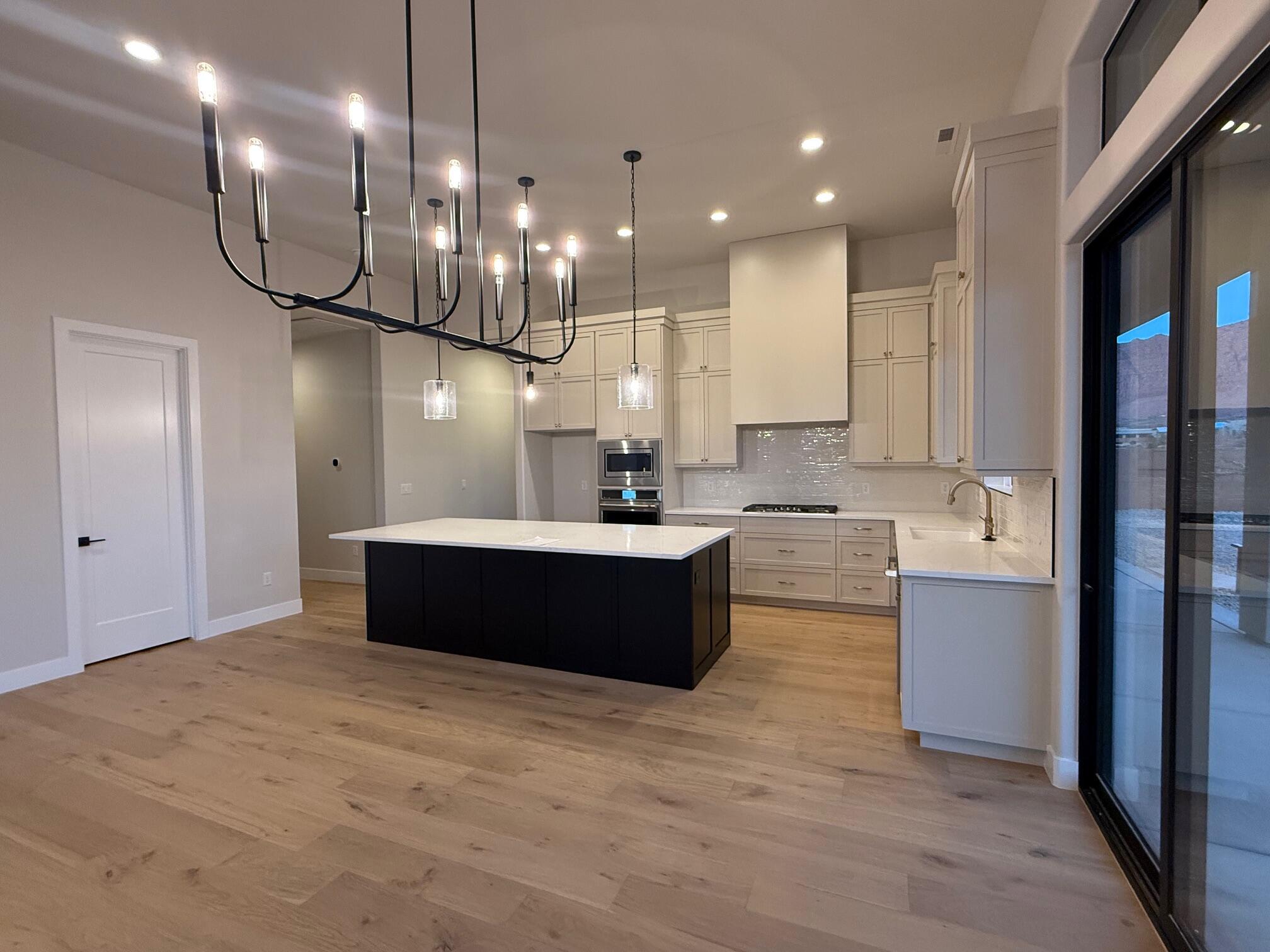 ONYX CANYON - Residential