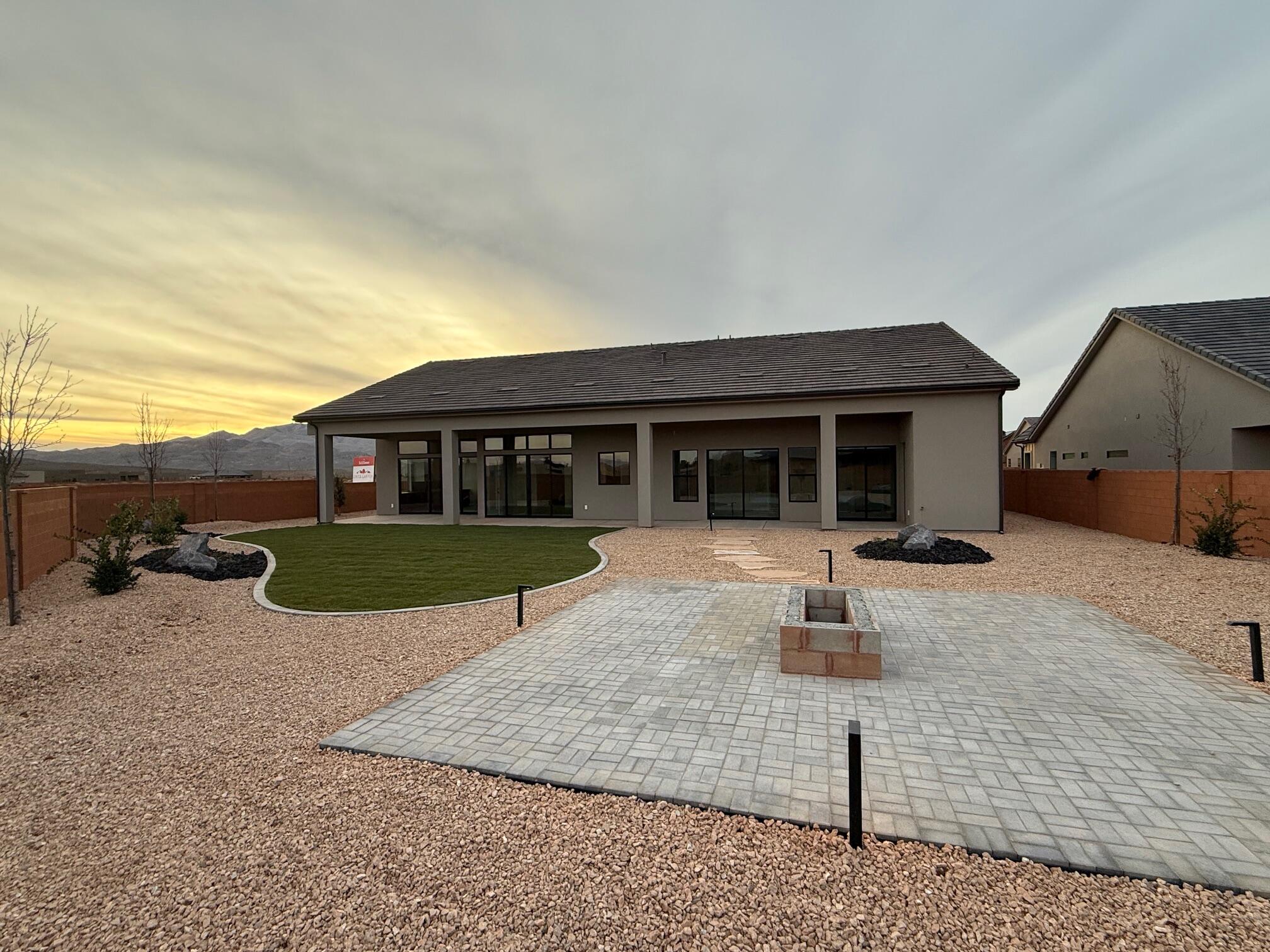 ONYX CANYON - Residential