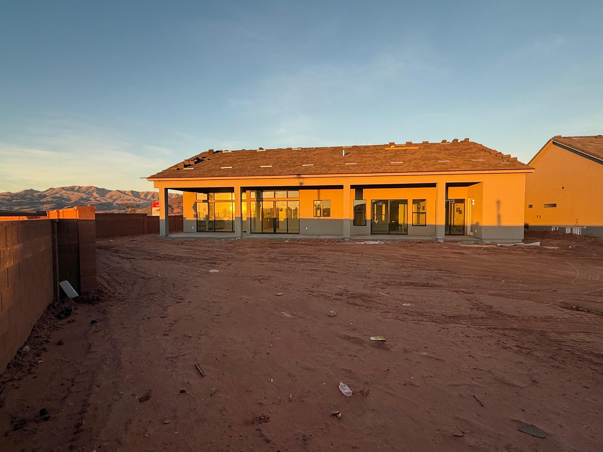 ONYX CANYON - Residential