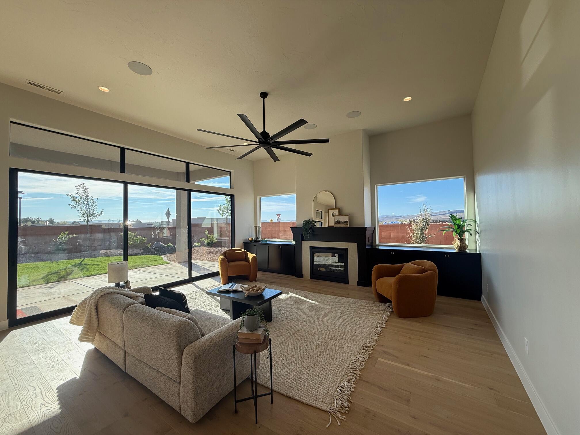 ONYX CANYON - Residential