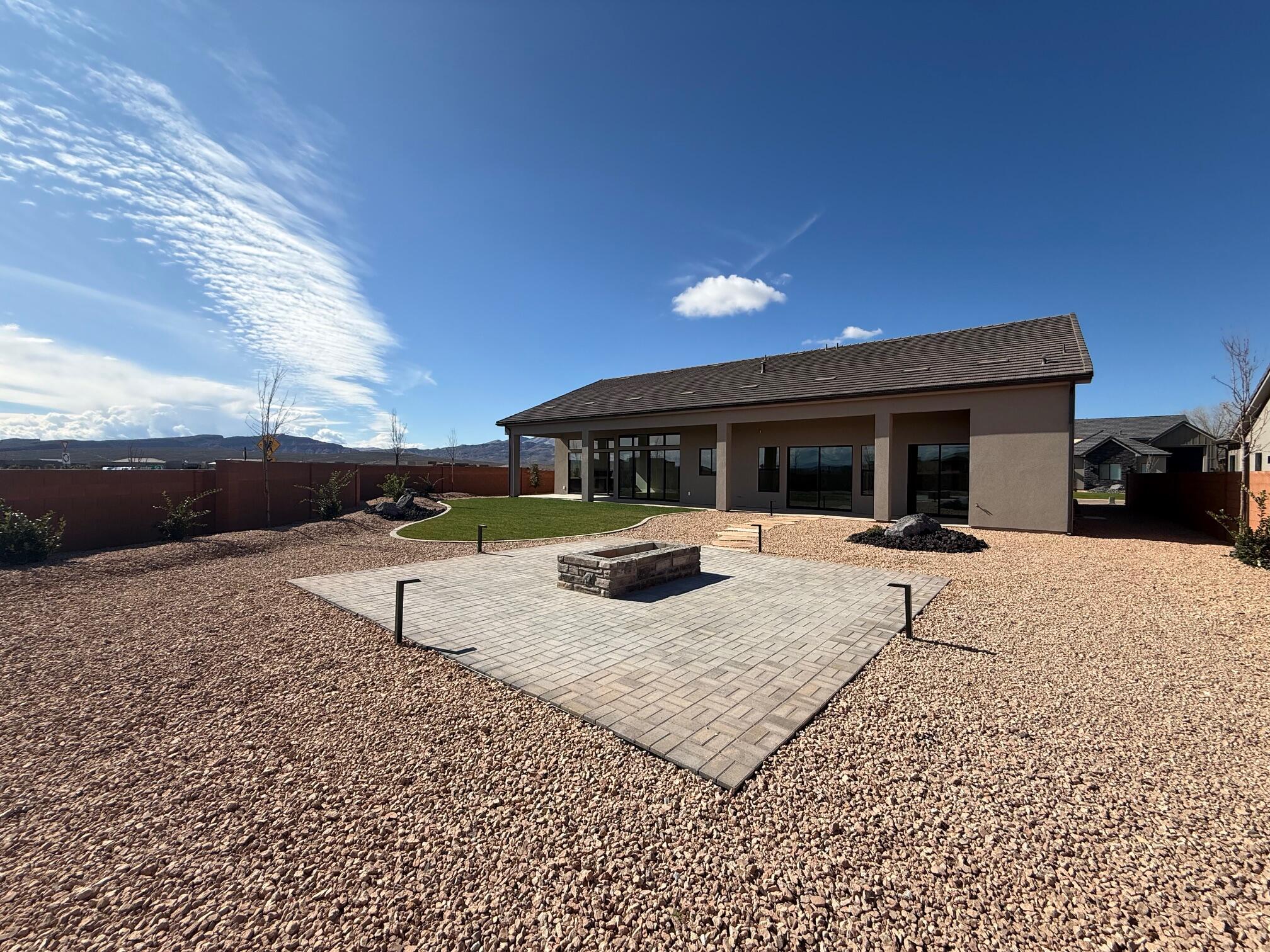 ONYX CANYON - Residential