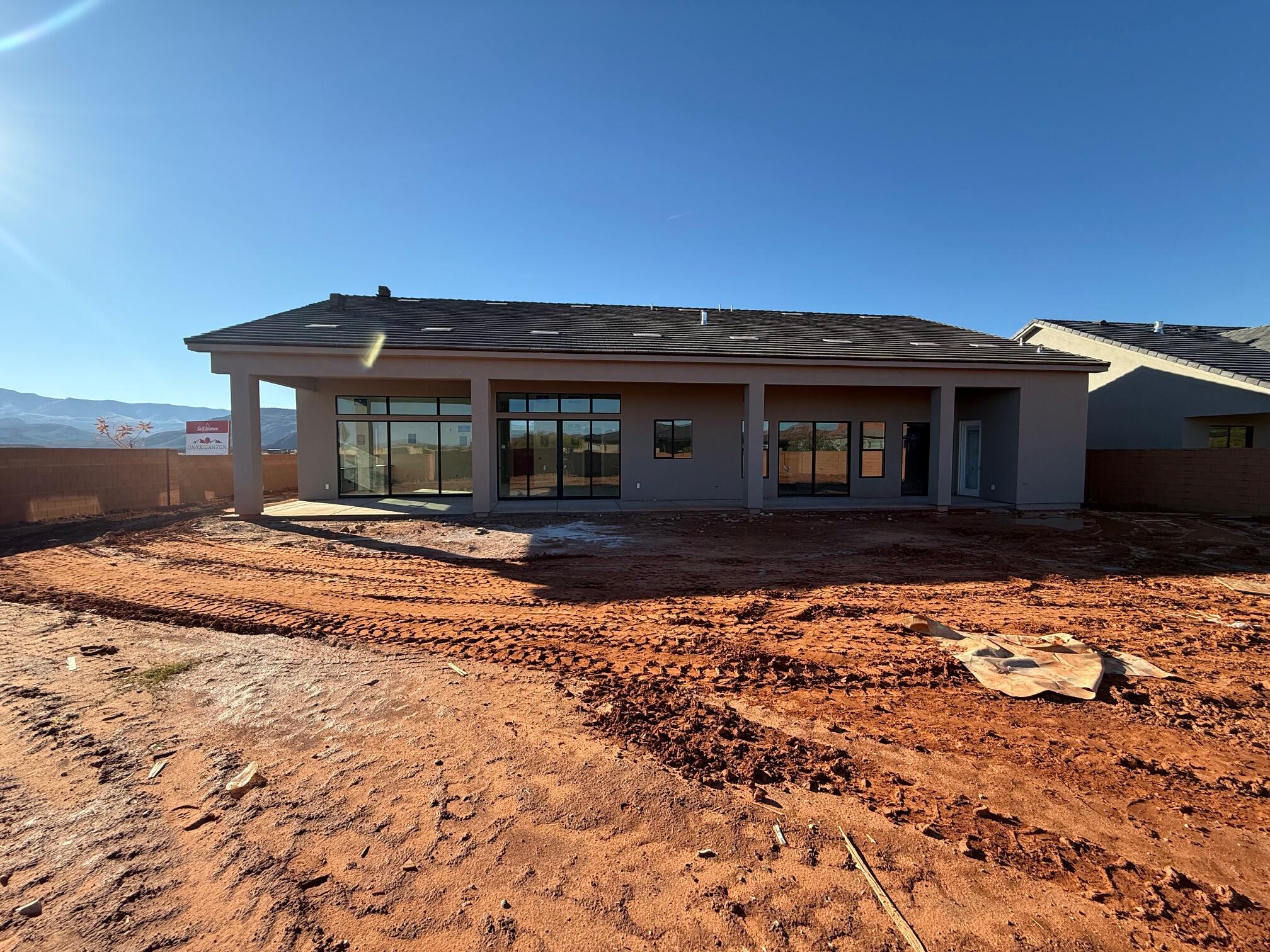 ONYX CANYON - Residential