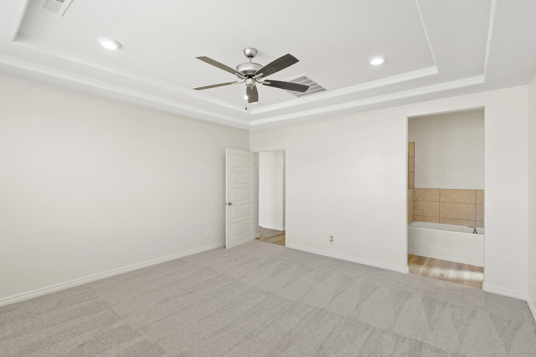 CECITA CREST AT DIVARIO - Residential