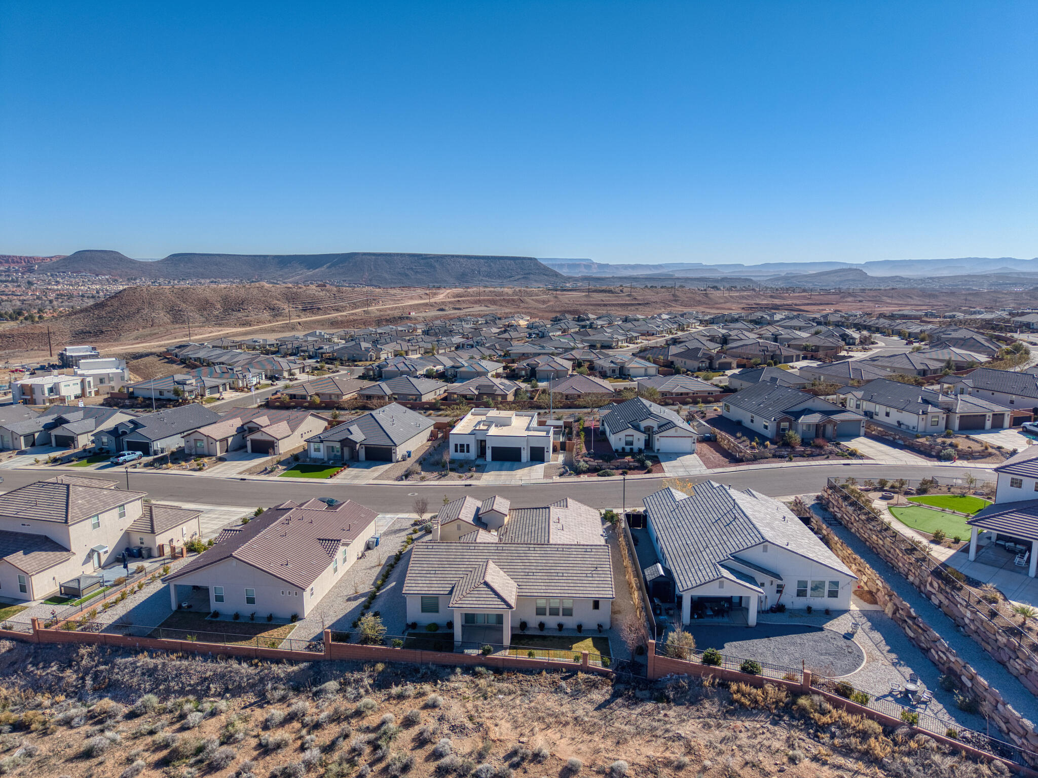 CECITA CREST AT DIVARIO - Residential