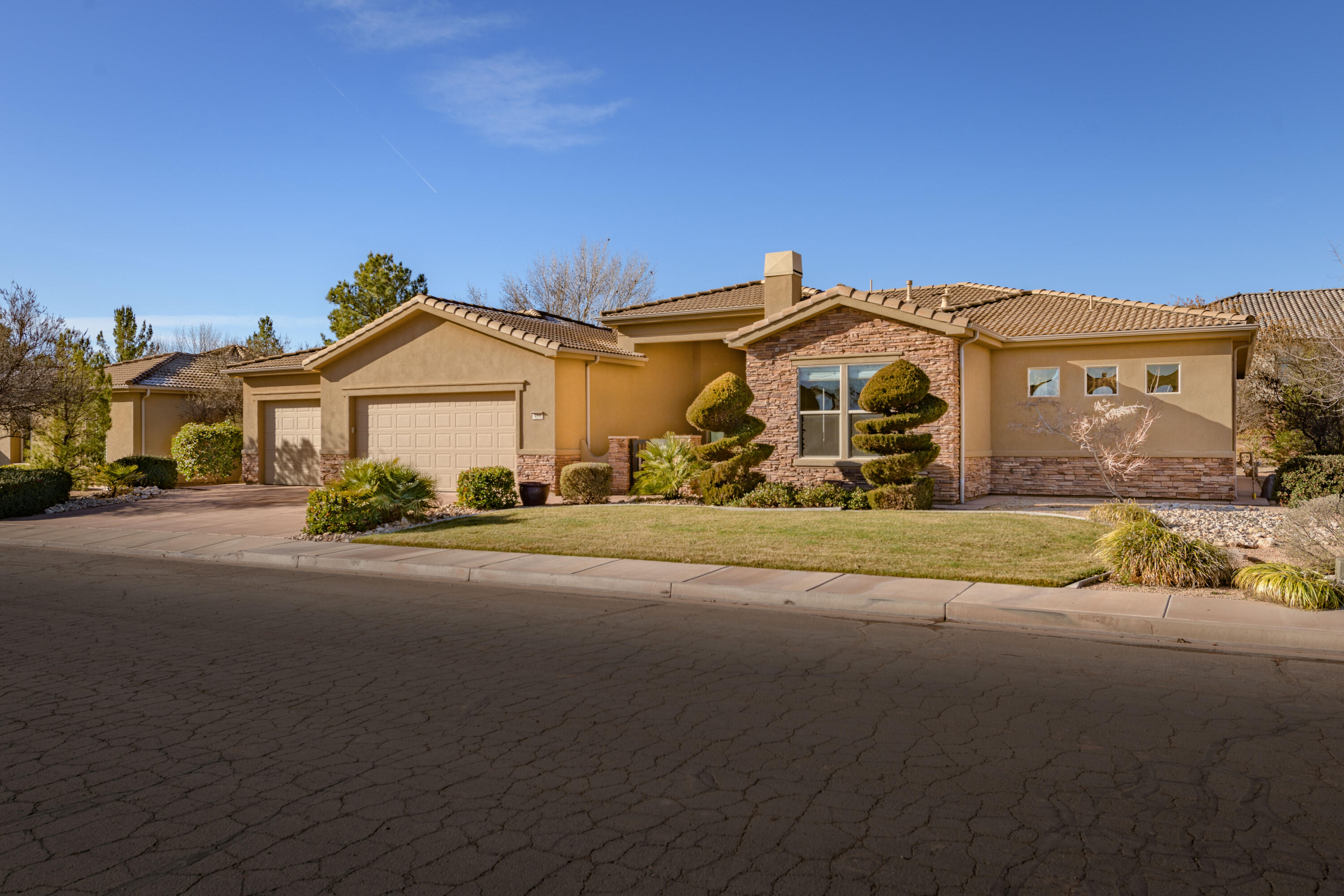 POINTE AT SUNBROOK - Residential