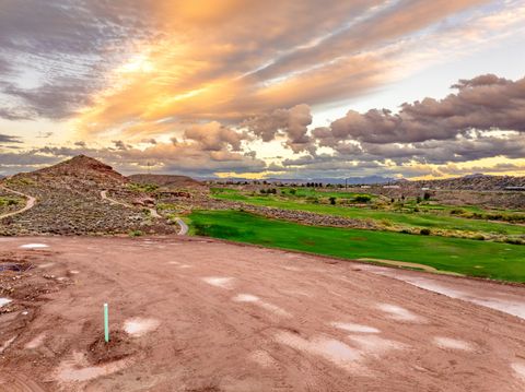 Tiny photo for 1702 N Golden Bear Way, Washington, UT 84780 (MLS # 25-266270)