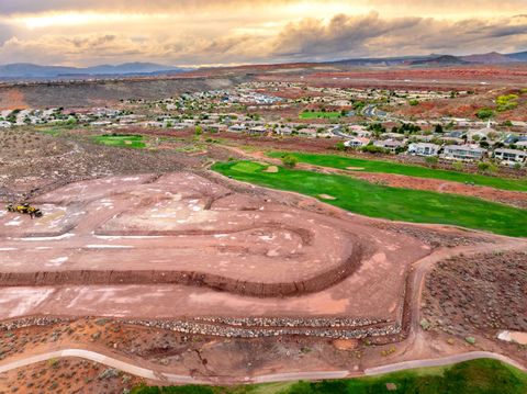 Tiny photo for 1702 N Golden Bear Way, Washington, UT 84780 (MLS # 25-266270)