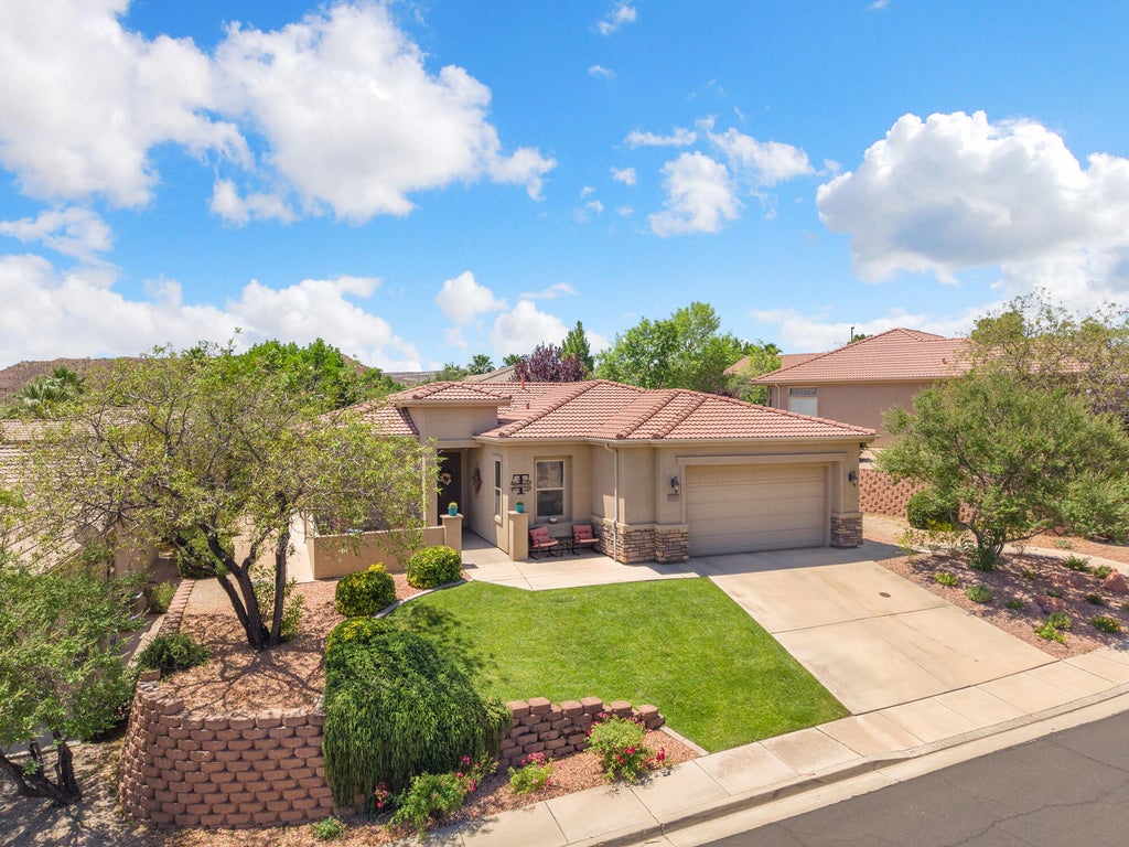Photo of 2581 W DESERT SPRINGS RD, Saint George, UT 84770 (MLS # 26-273548)