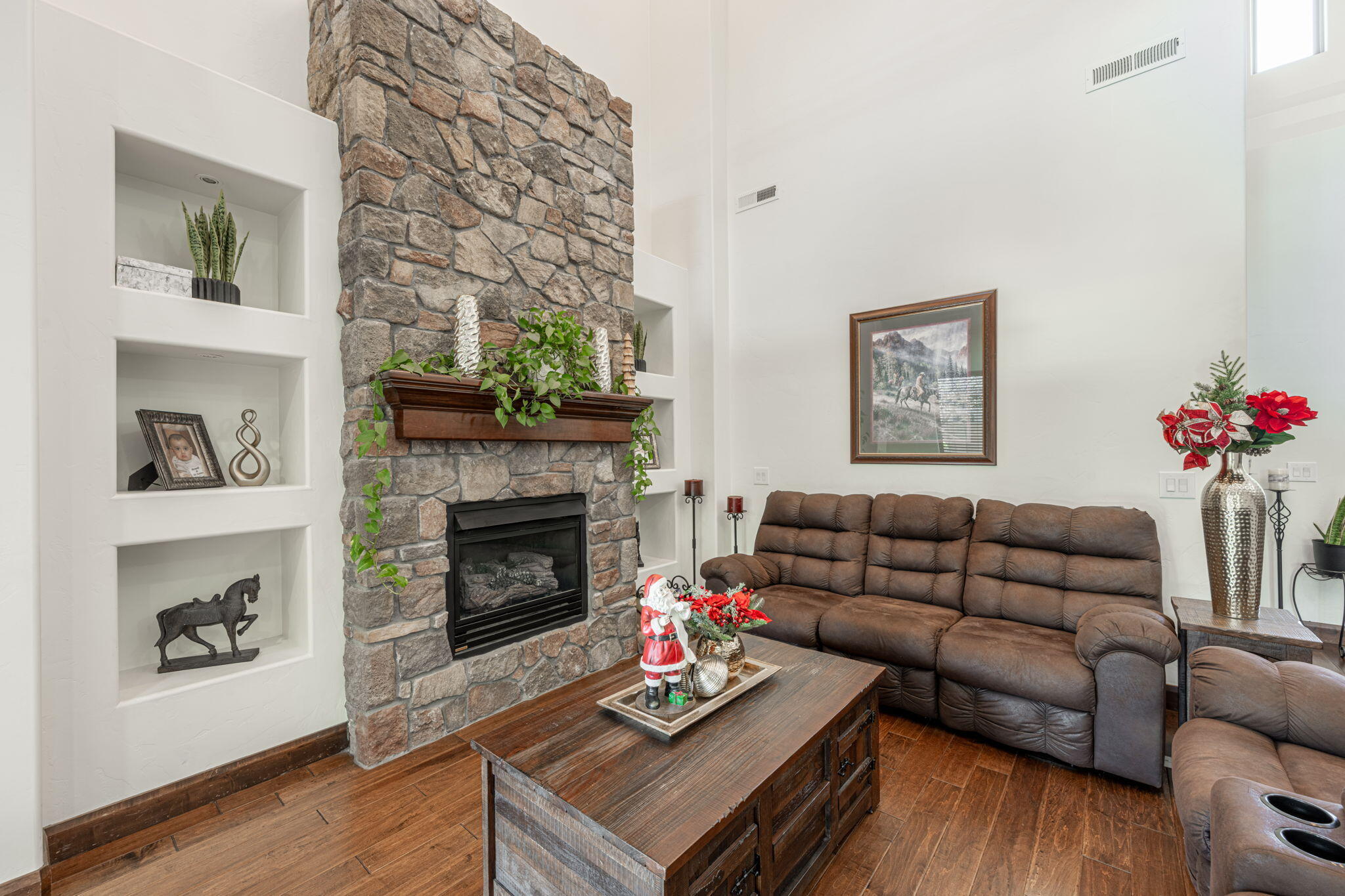 RIVER HOLLOW - Residential