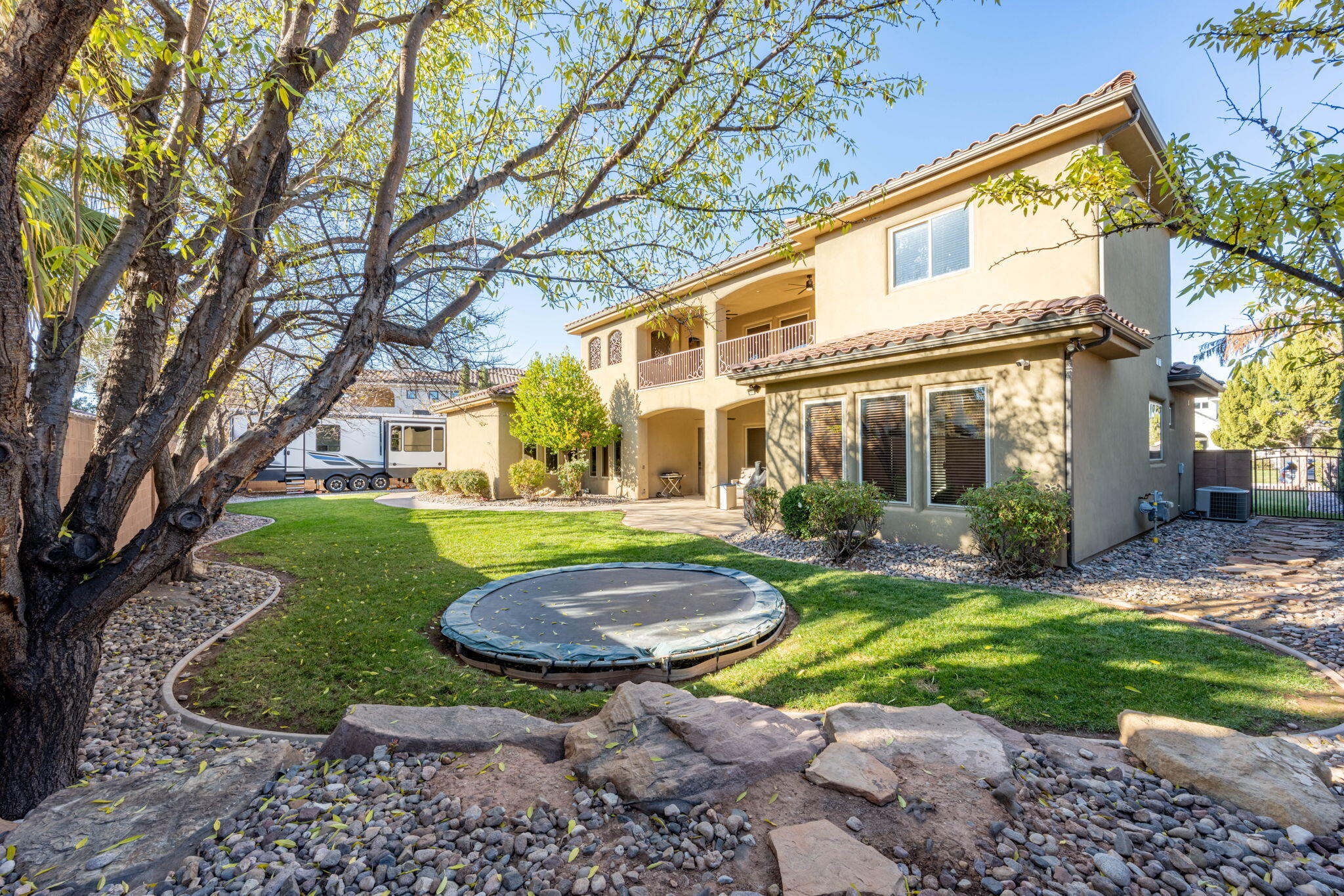 RIVER HOLLOW - Residential