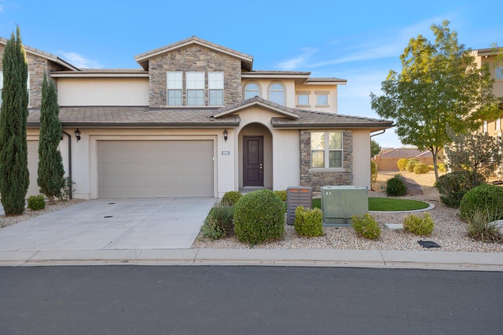 Photo of 999 N Casitas Hill LP, Washington, UT 84780 (MLS # 26-277289)