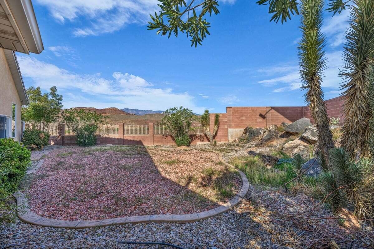 QUAIL LAKE ESTATES - Residential