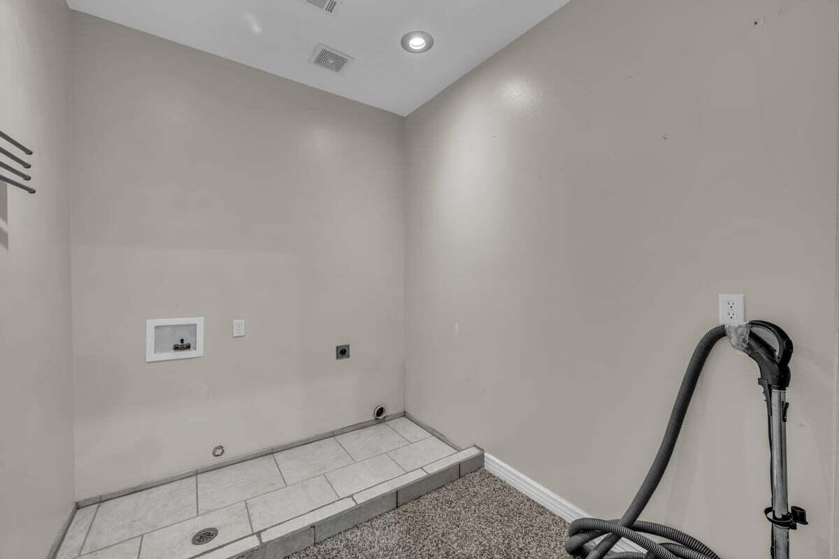 QUAIL LAKE ESTATES - Residential