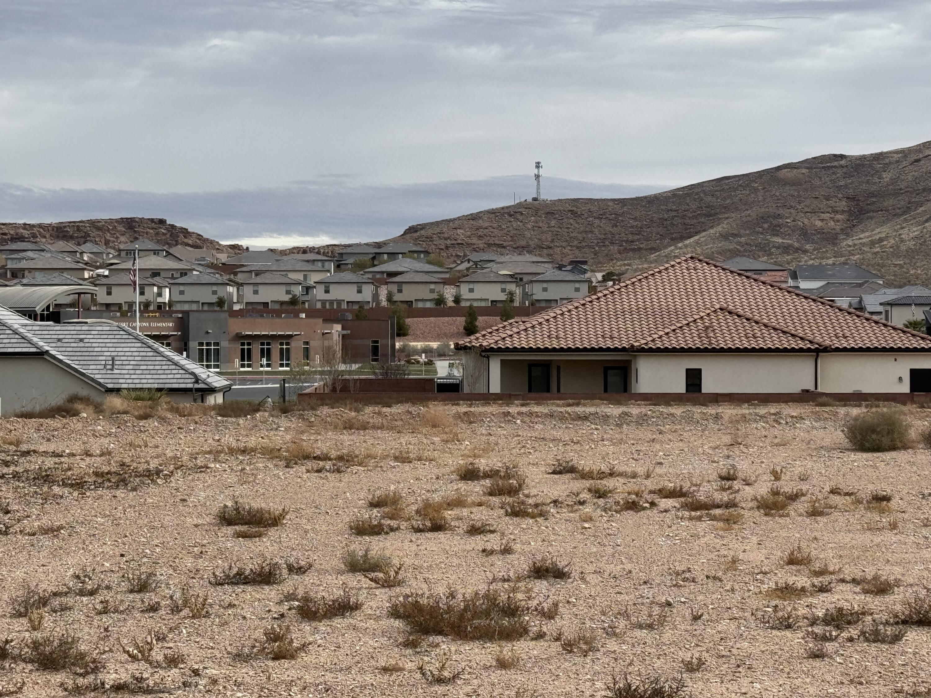 DESERT SOLACE - Land