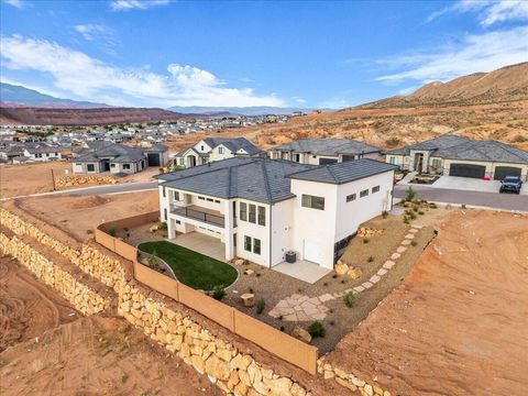 Tiny photo for 2072 S Pony Way, Washington, UT 84780 (MLS # 26-271850)