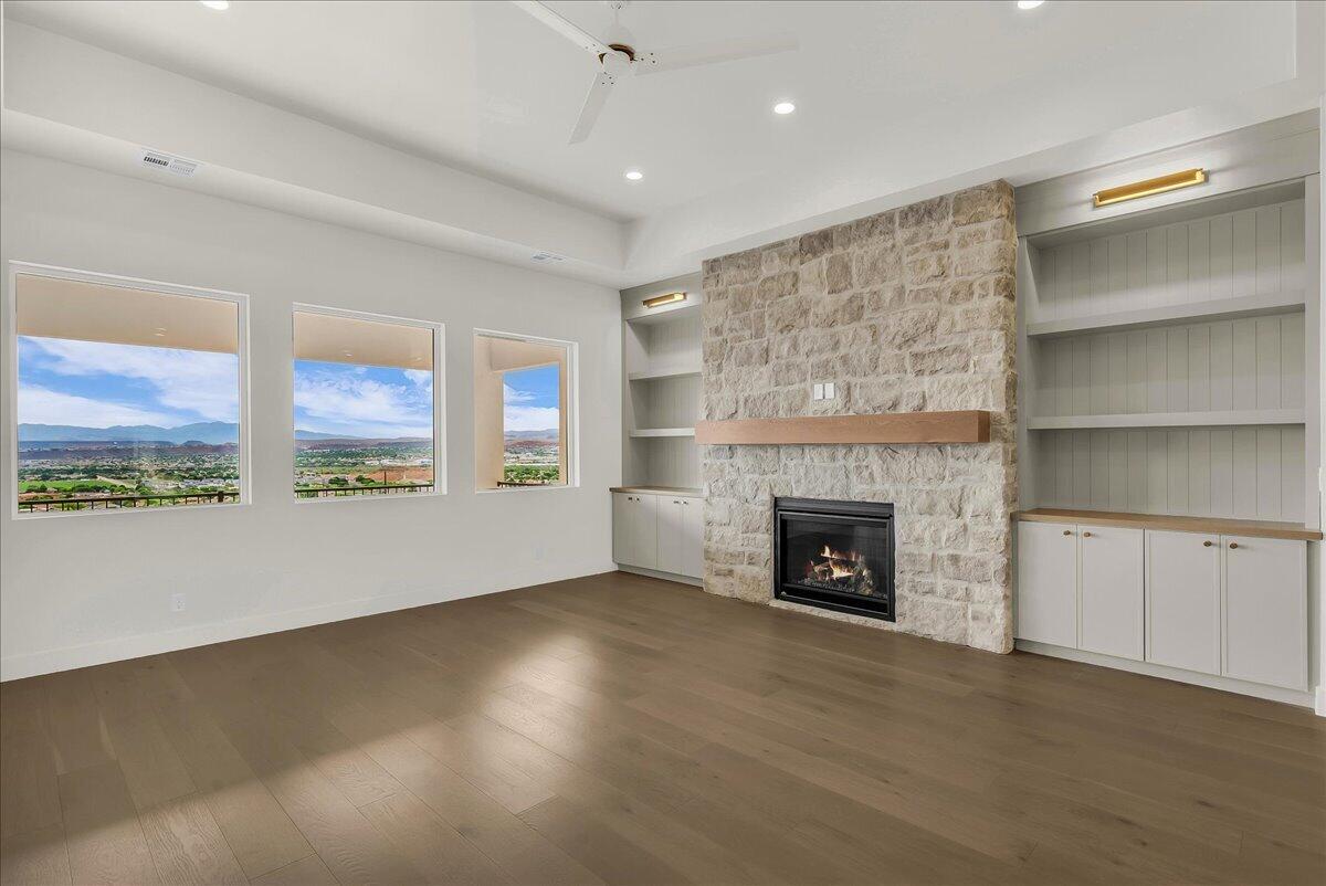 HEIGHTS AT WASHINGTON BENCH - Residential