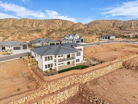 Tiny photo for 2072 S Pony Way, Washington, UT 84780 (MLS # 26-271850)