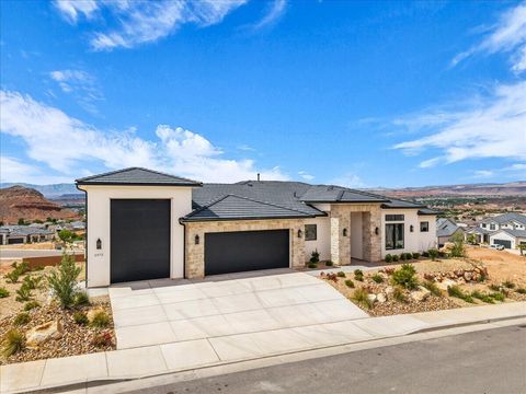 Tiny photo for 2072 S Pony Way, Washington, UT 84780 (MLS # 26-271850)