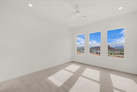 Tiny photo for 2072 S Pony Way, Washington, UT 84780 (MLS # 26-271850)