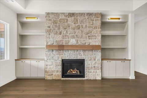 Tiny photo for 2072 S Pony Way, Washington, UT 84780 (MLS # 26-271850)