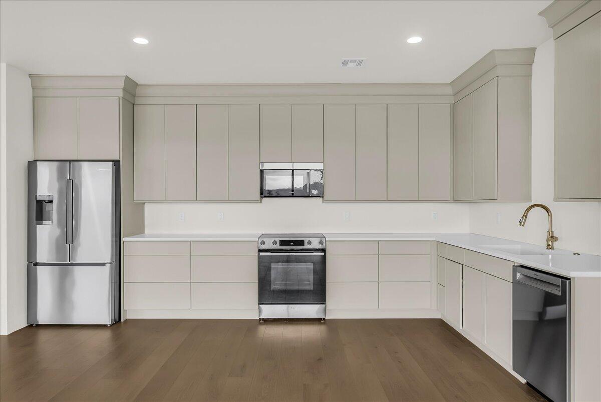 HEIGHTS AT WASHINGTON BENCH - Residential