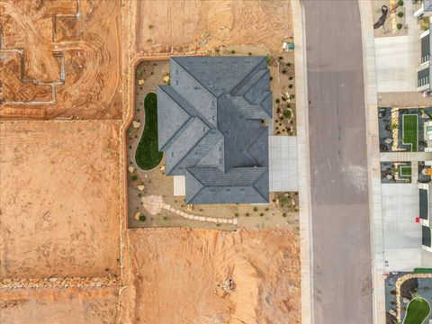 Tiny photo for 2072 S Pony Way, Washington, UT 84780 (MLS # 26-271850)