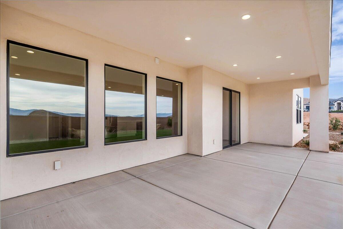 HEIGHTS AT WASHINGTON BENCH - Residential