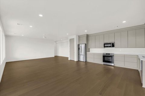 Tiny photo for 2072 S Pony Way, Washington, UT 84780 (MLS # 26-271850)