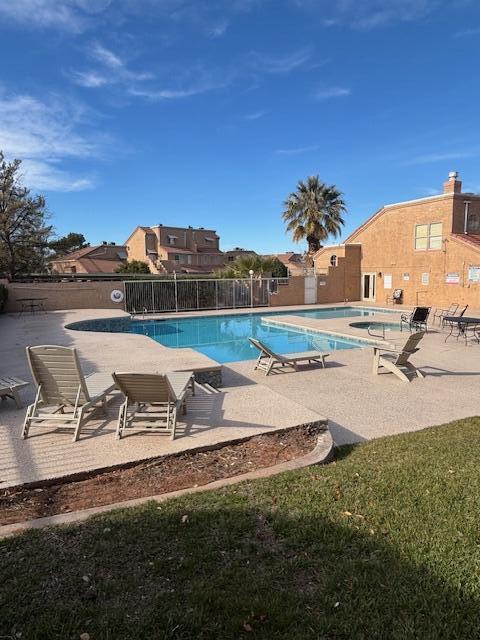 TAMARACK - ST GEORGE GOLF CLUB CONDOS - Residential