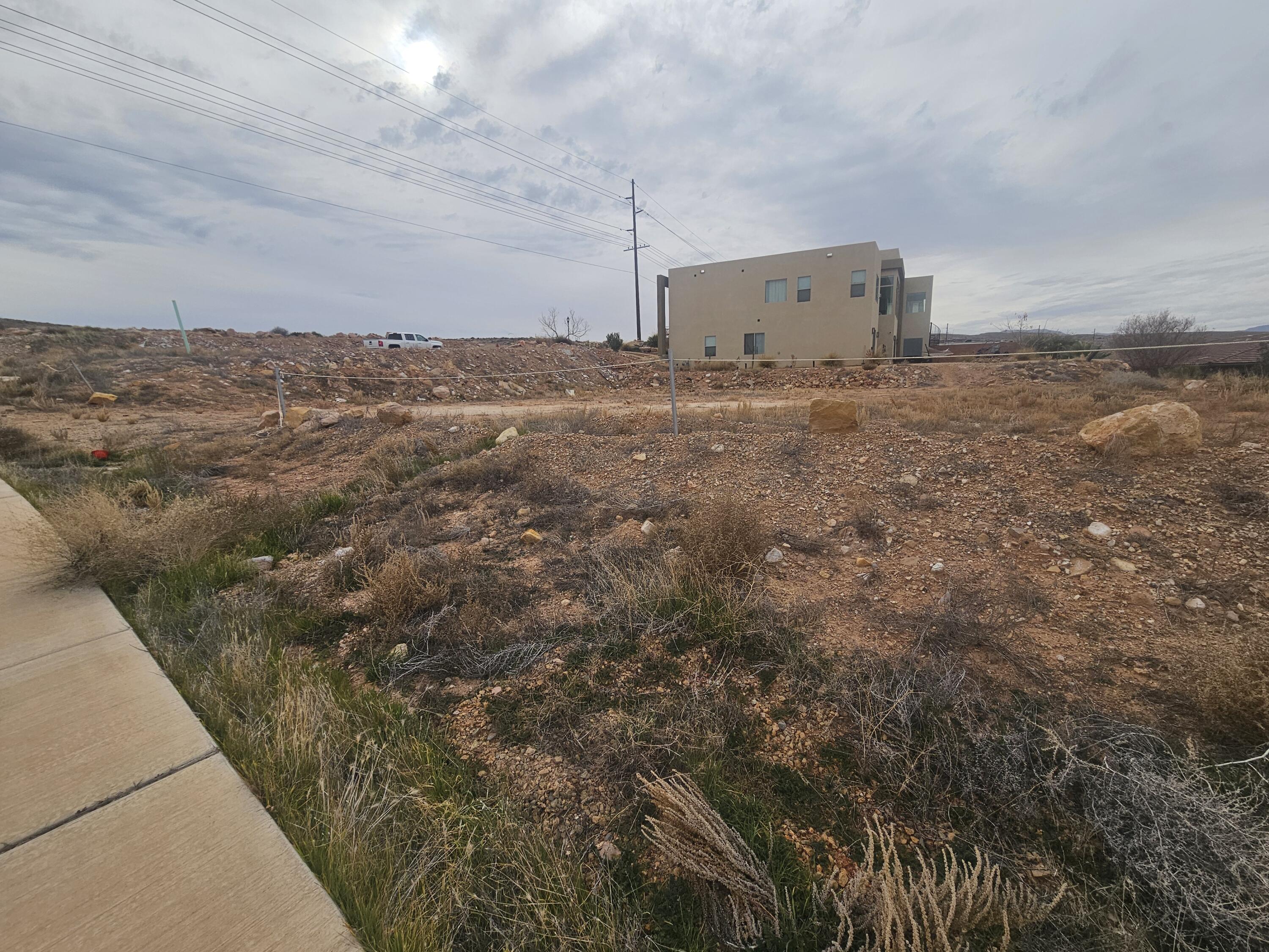 TONAQUINT TERRACE - Land