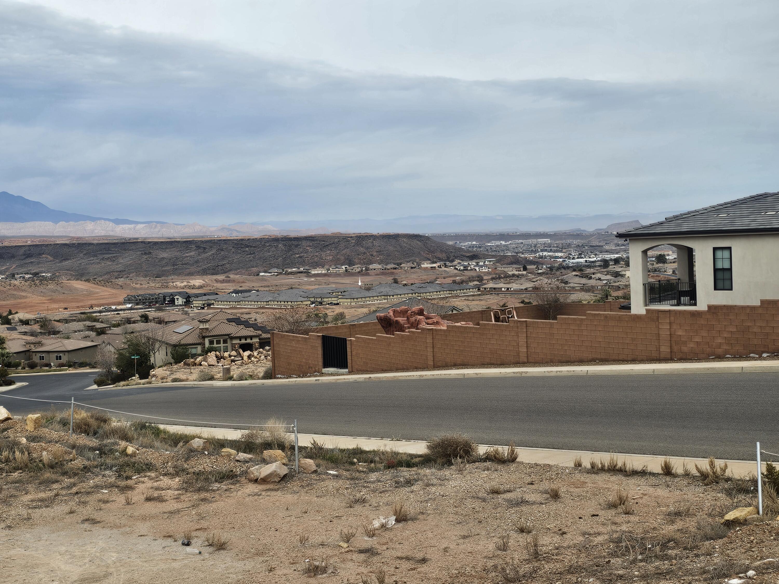 TONAQUINT TERRACE - Land