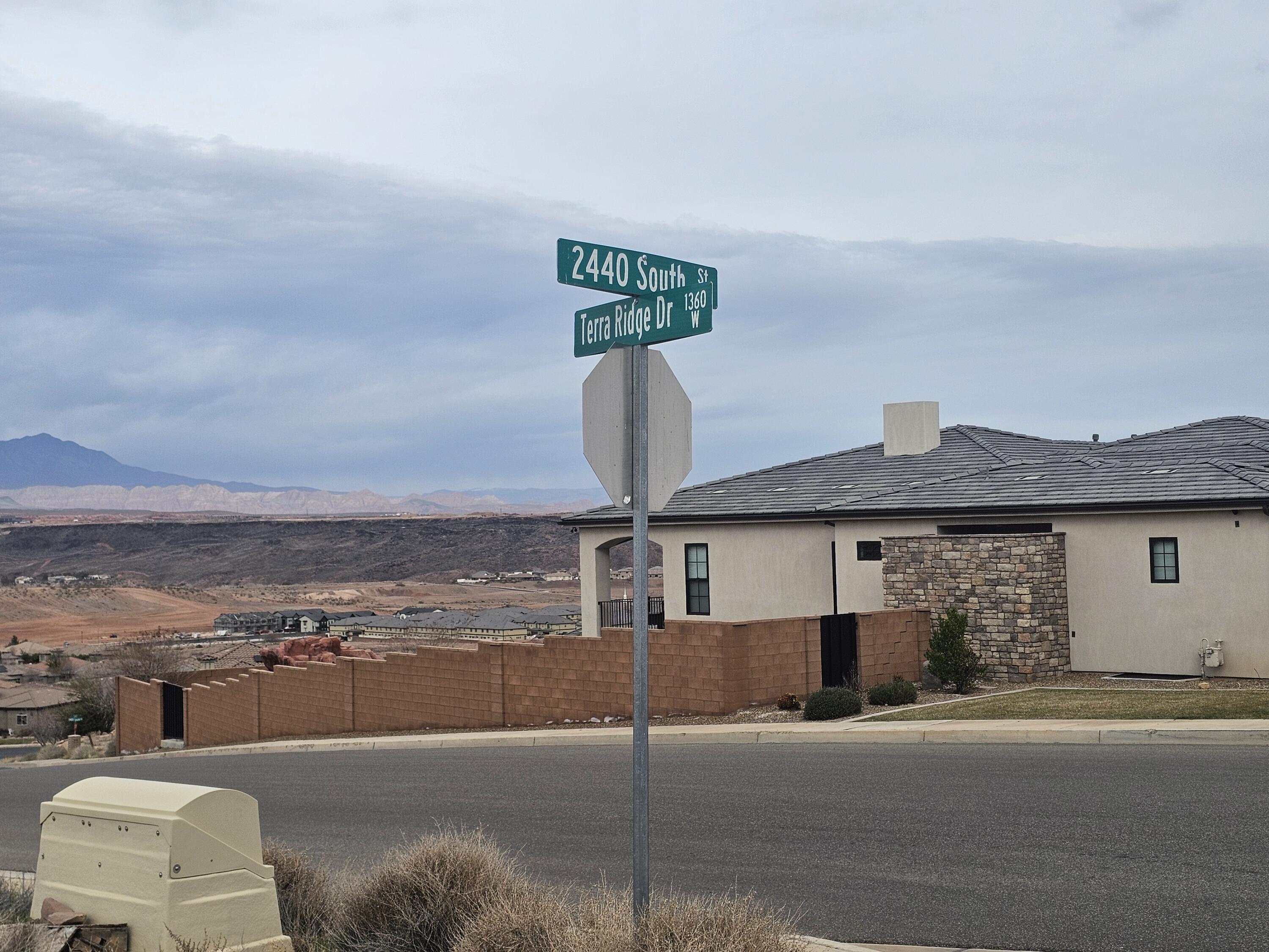 TONAQUINT TERRACE - Land