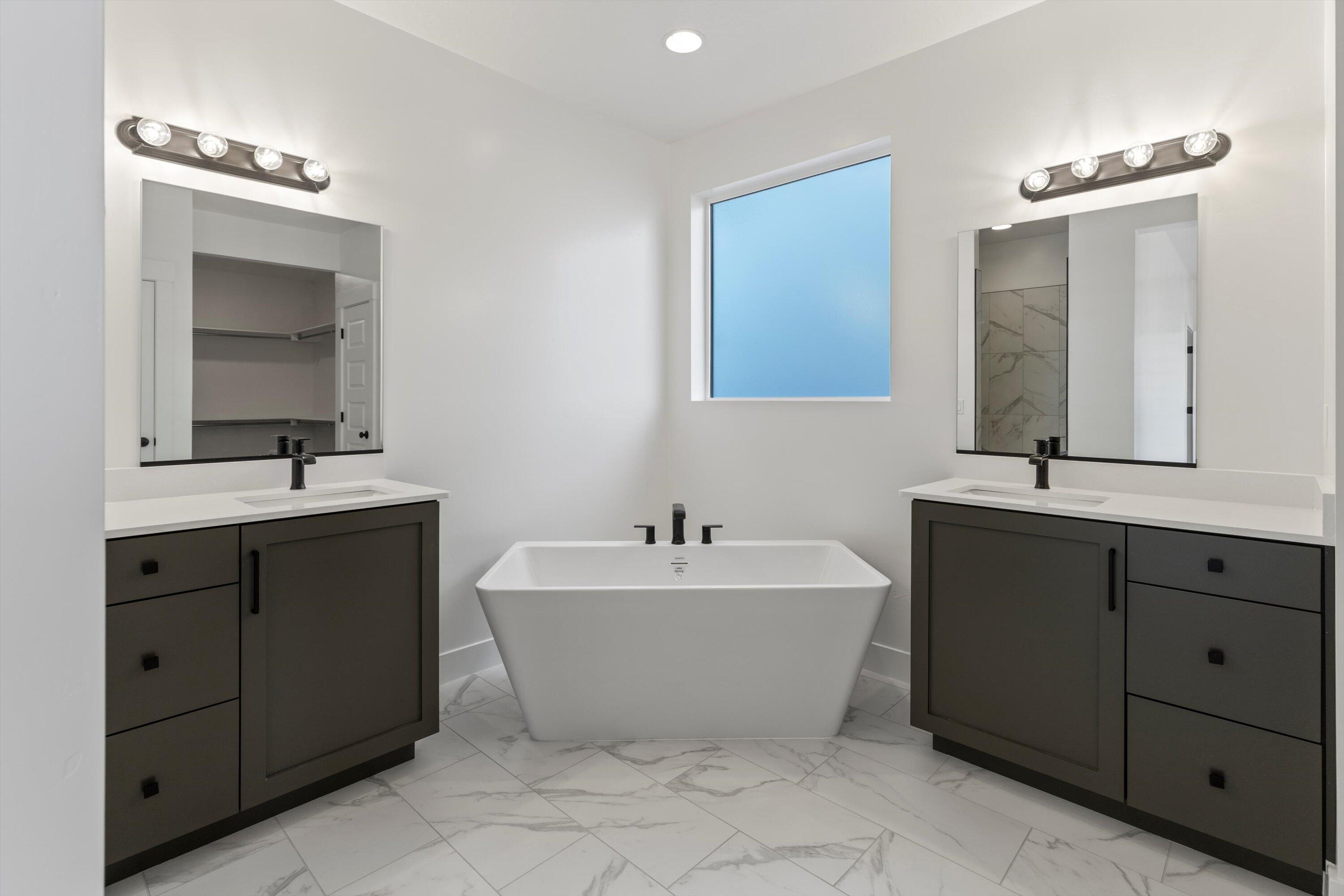 STRAWBERRY FIELDS ESTATES - Residential