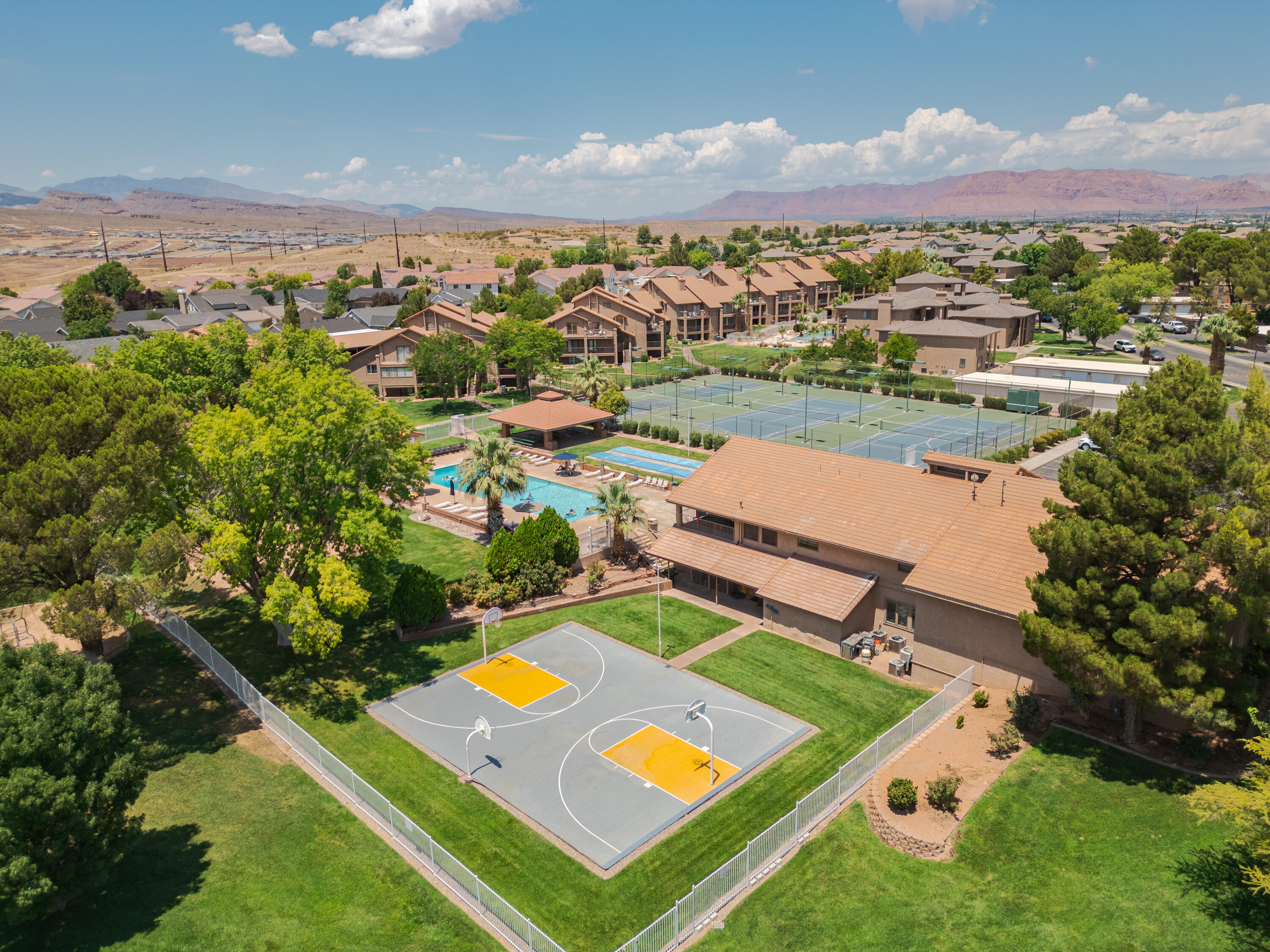 SPORTS VILLAGE - Residential