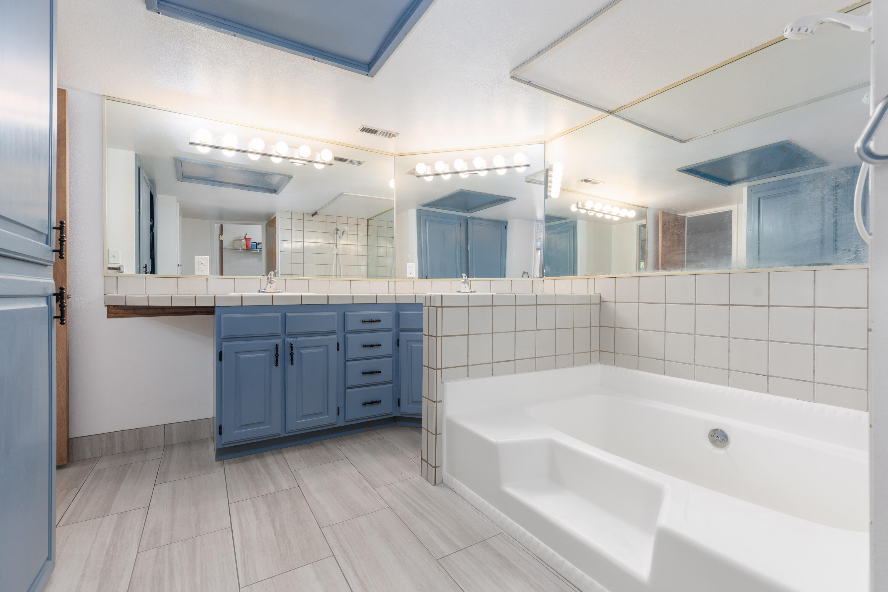 SPORTS VILLAGE - Residential