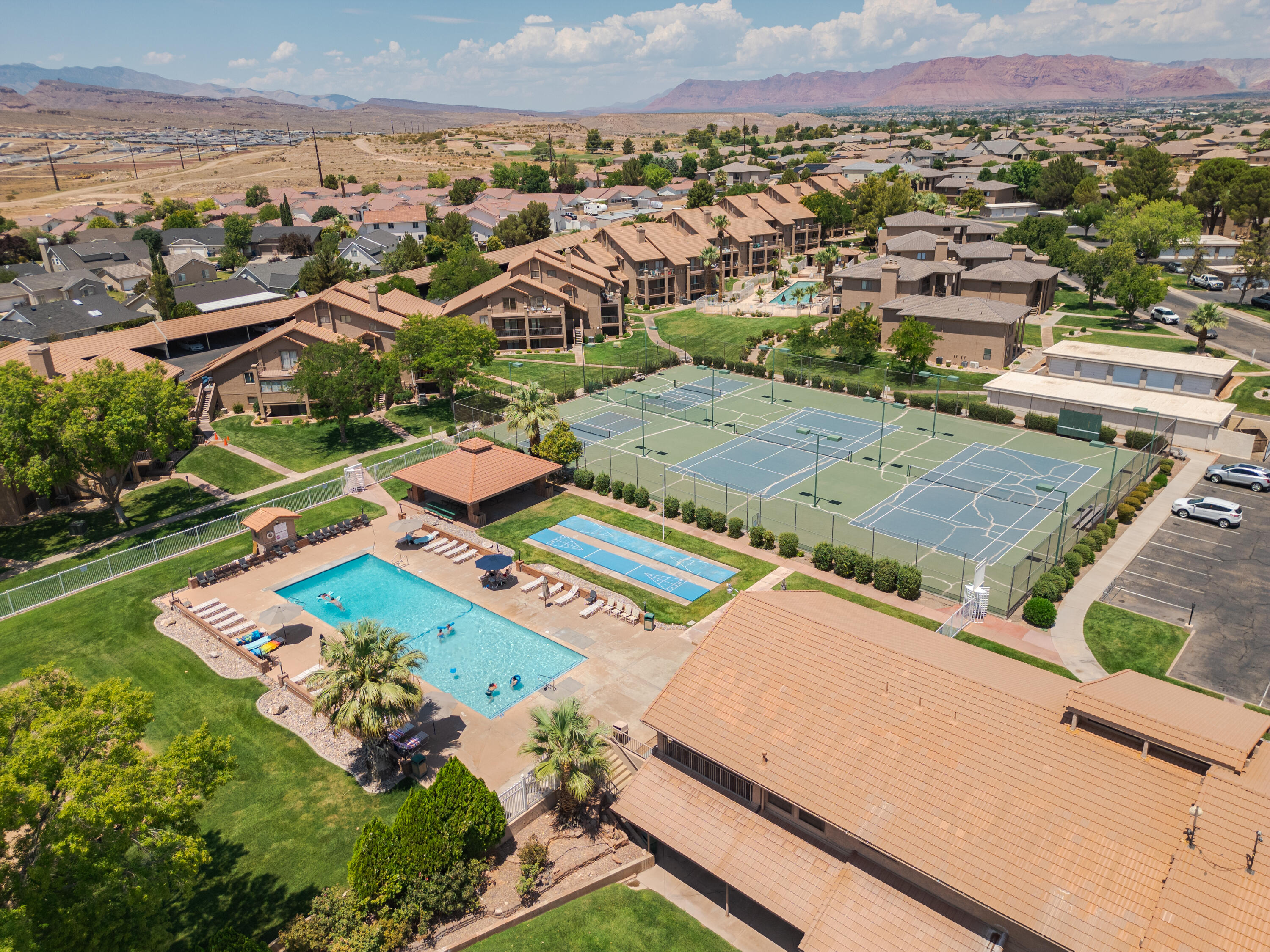 SPORTS VILLAGE - Residential