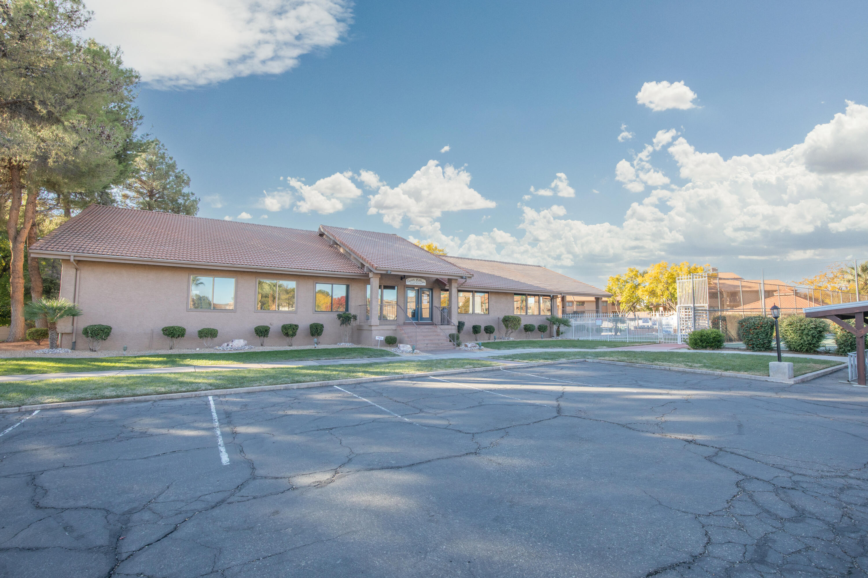 SPORTS VILLAGE - Residential