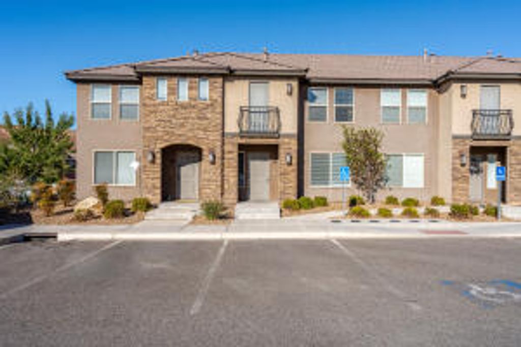 Photo of 3239 S 840 E #20, Saint George, UT 84790 (MLS # 25-266306)