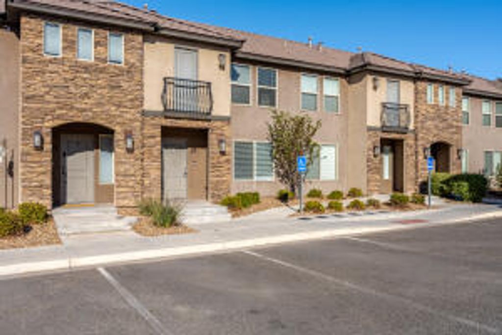 Photo of 3239 S 840 E #20, Saint George, UT 84790 (MLS # 25-266306)