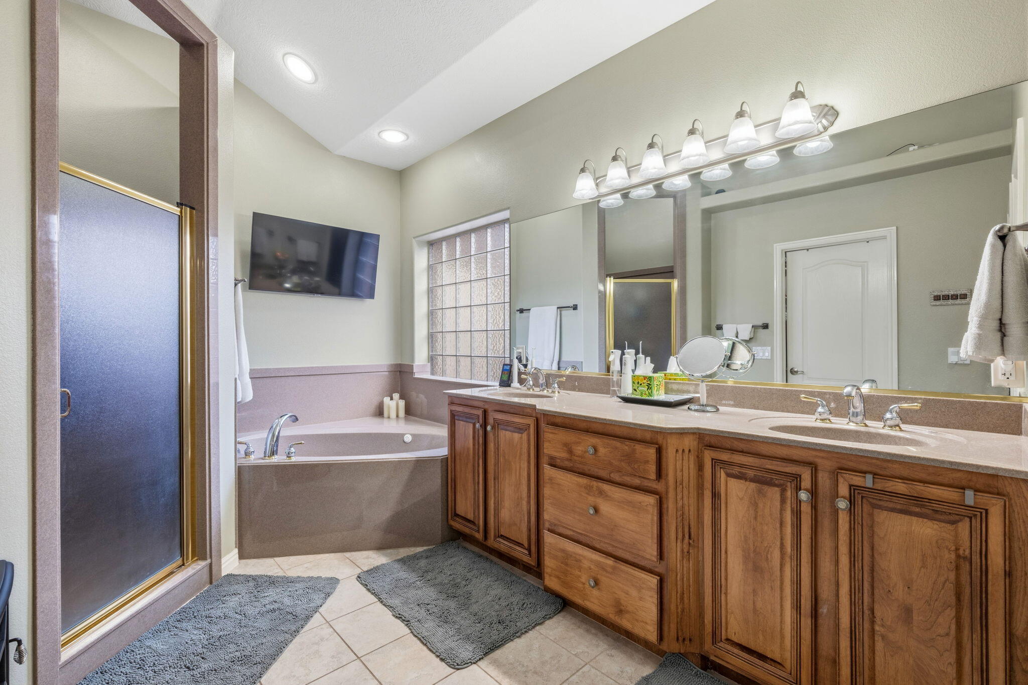 COVENTRY LANE TOWNHOMES - Residential