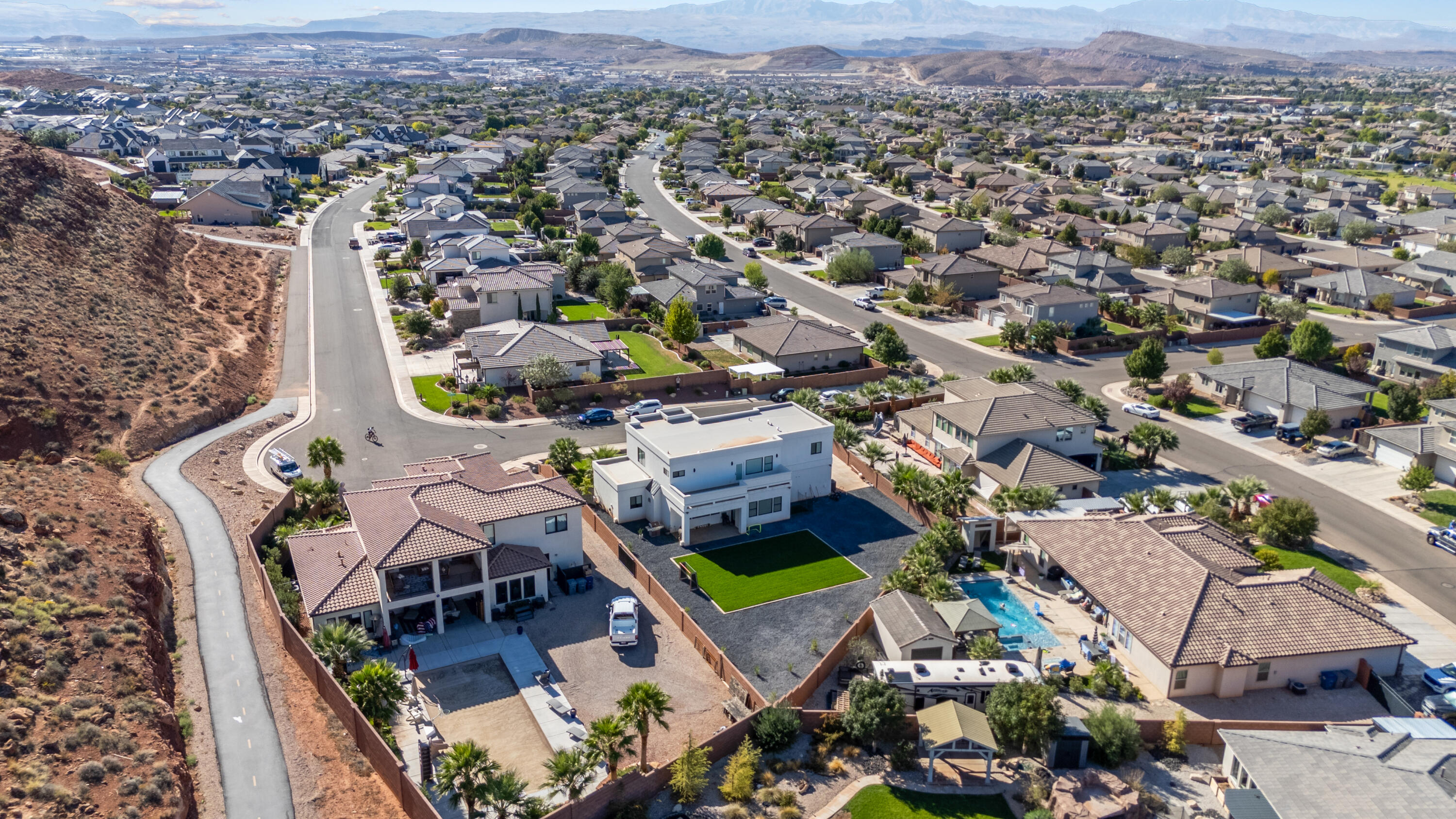 MAPLE ESTATES - Residential