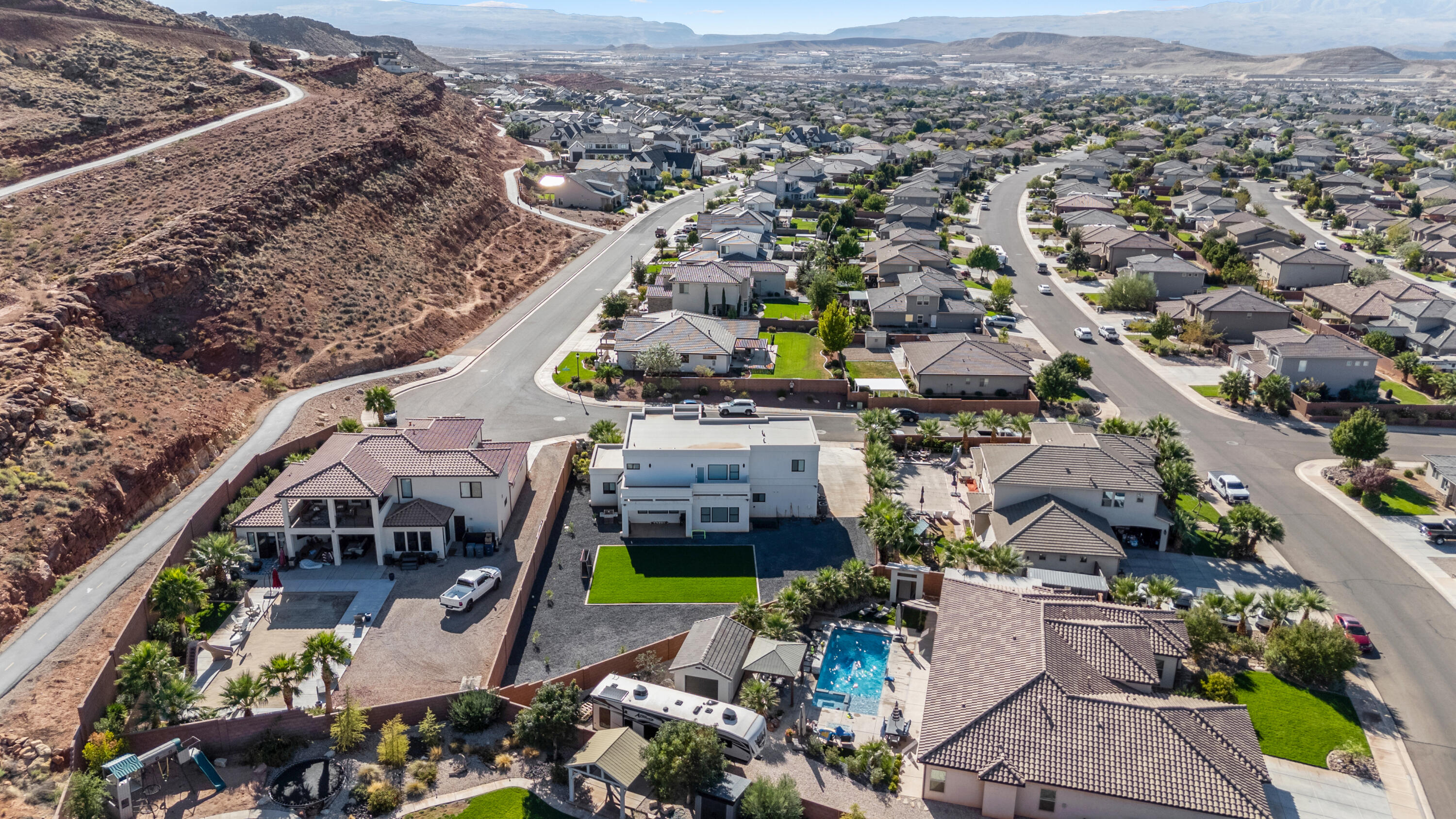 MAPLE ESTATES - Residential