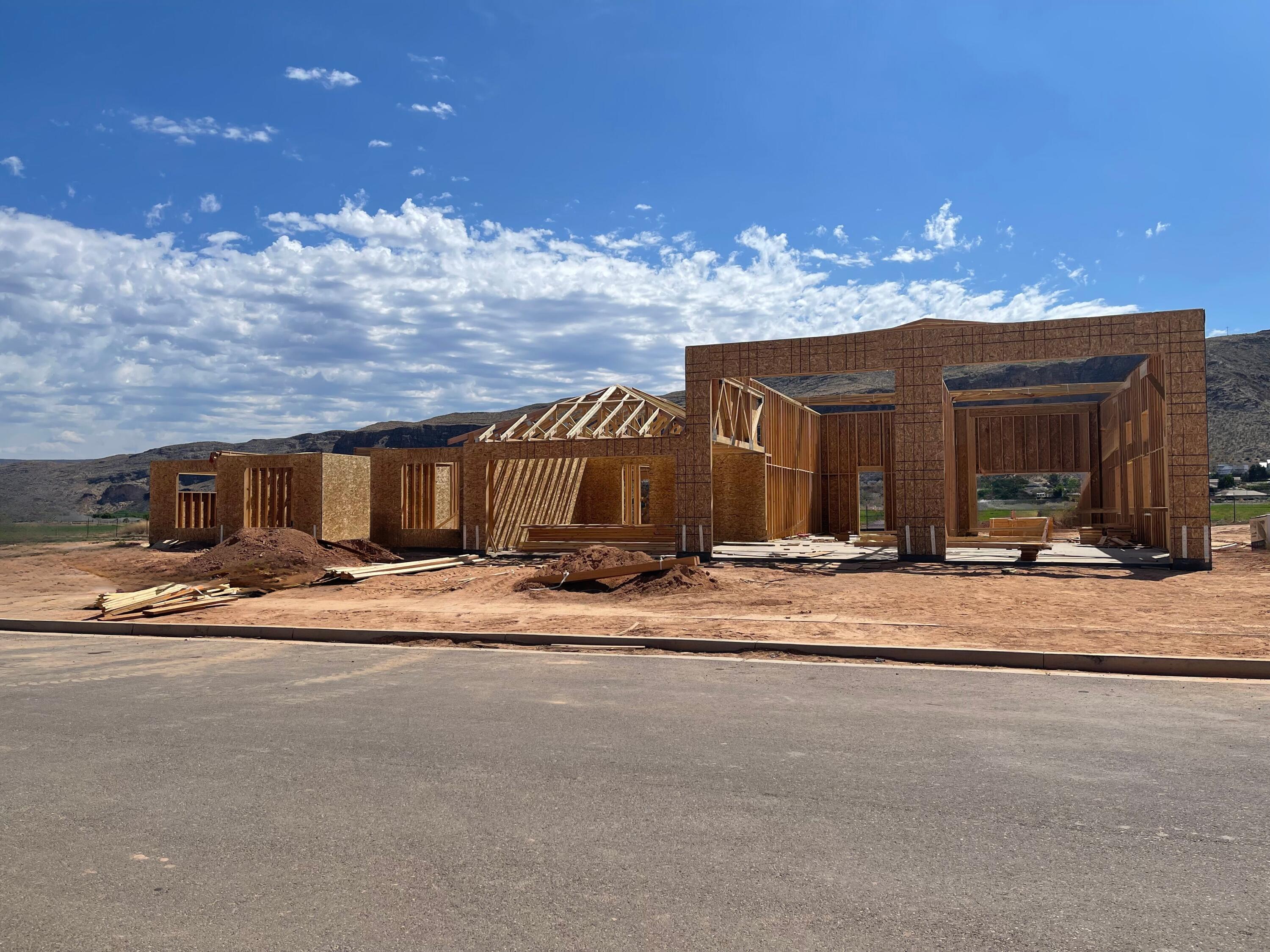 HURRICANE FIELDS ESTATES - Residential