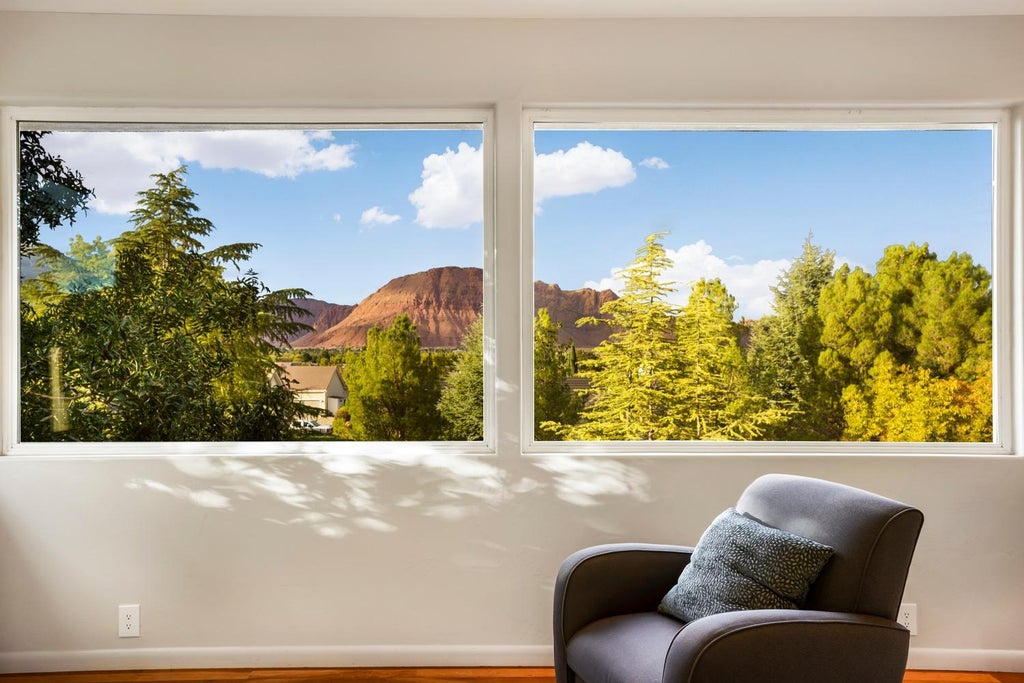 Photo of 299 E 1060 S, Ivins, UT 84738 (MLS # 26-277283)