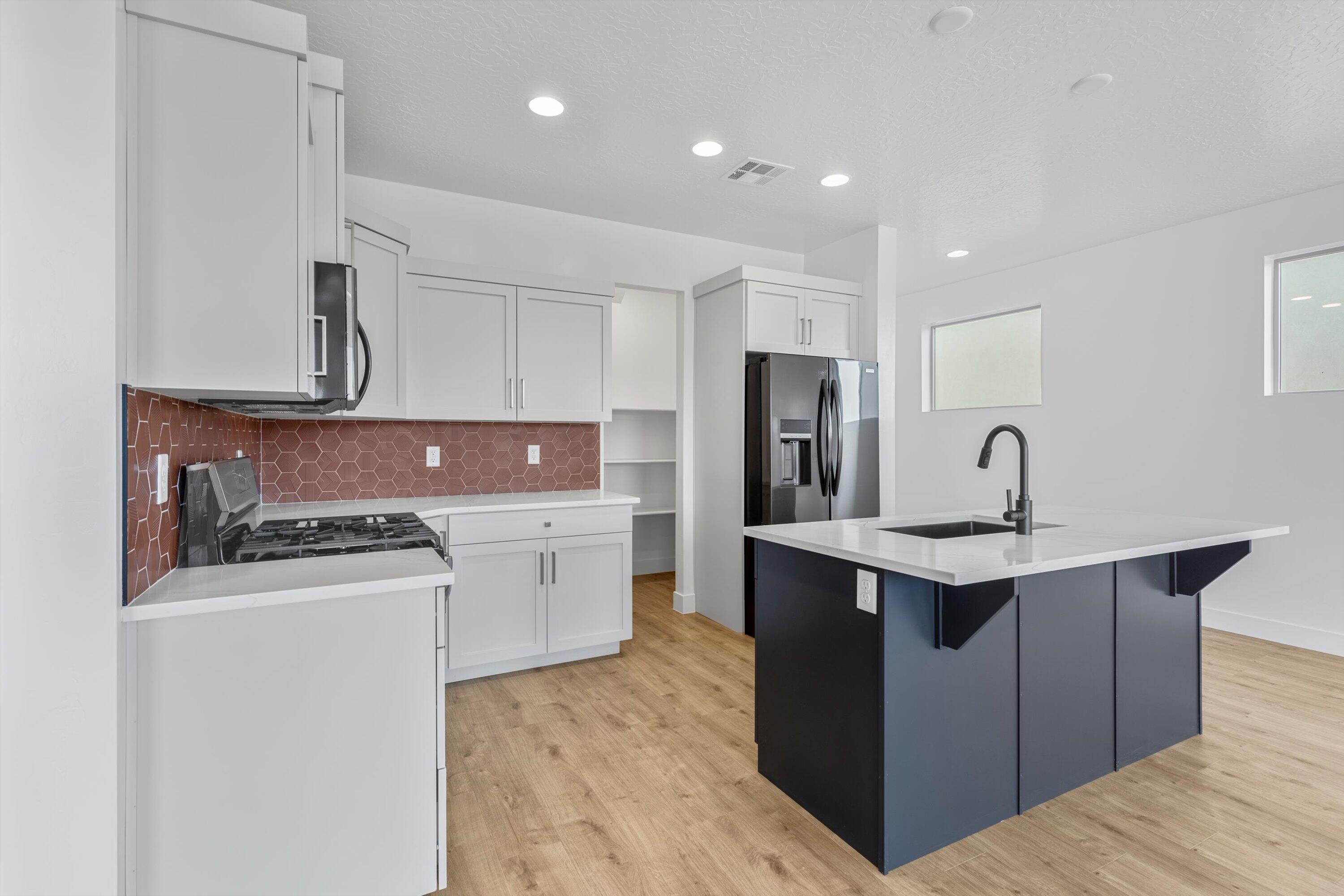 WHITE HILLS SUB - Residential