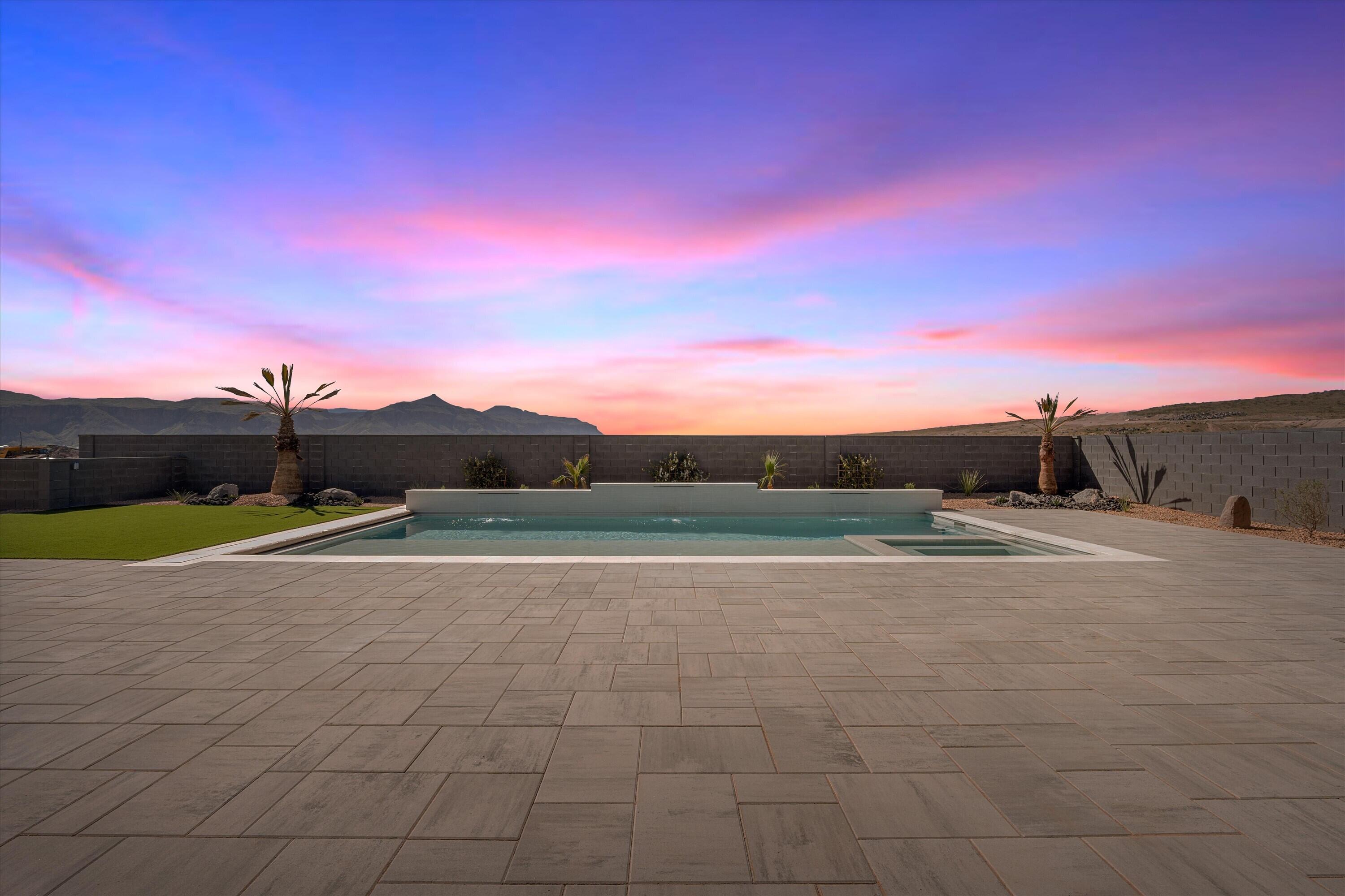 SCENIC POINTE - Residential